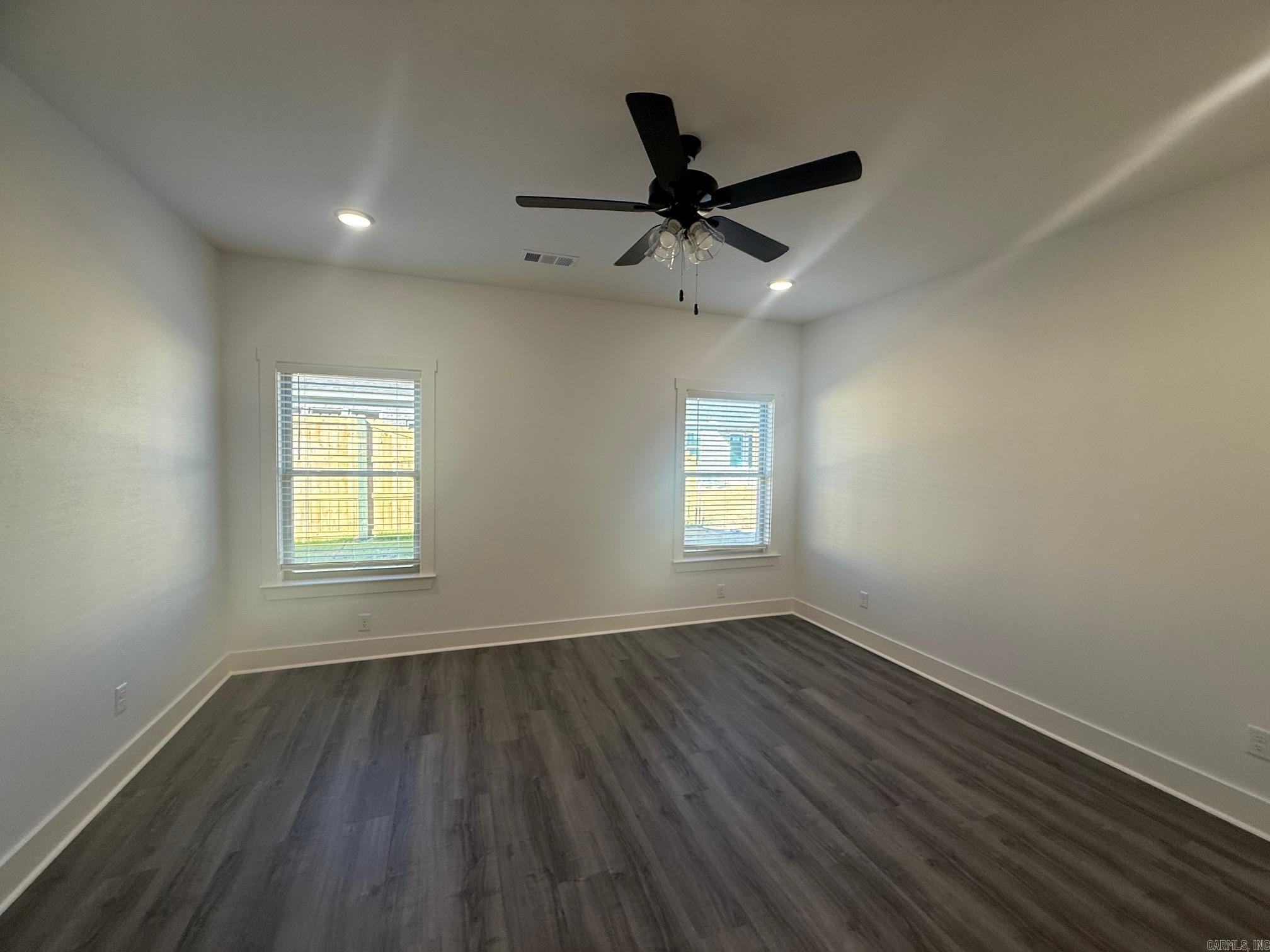 SPENCER CROSSING LLC - Residential Lease