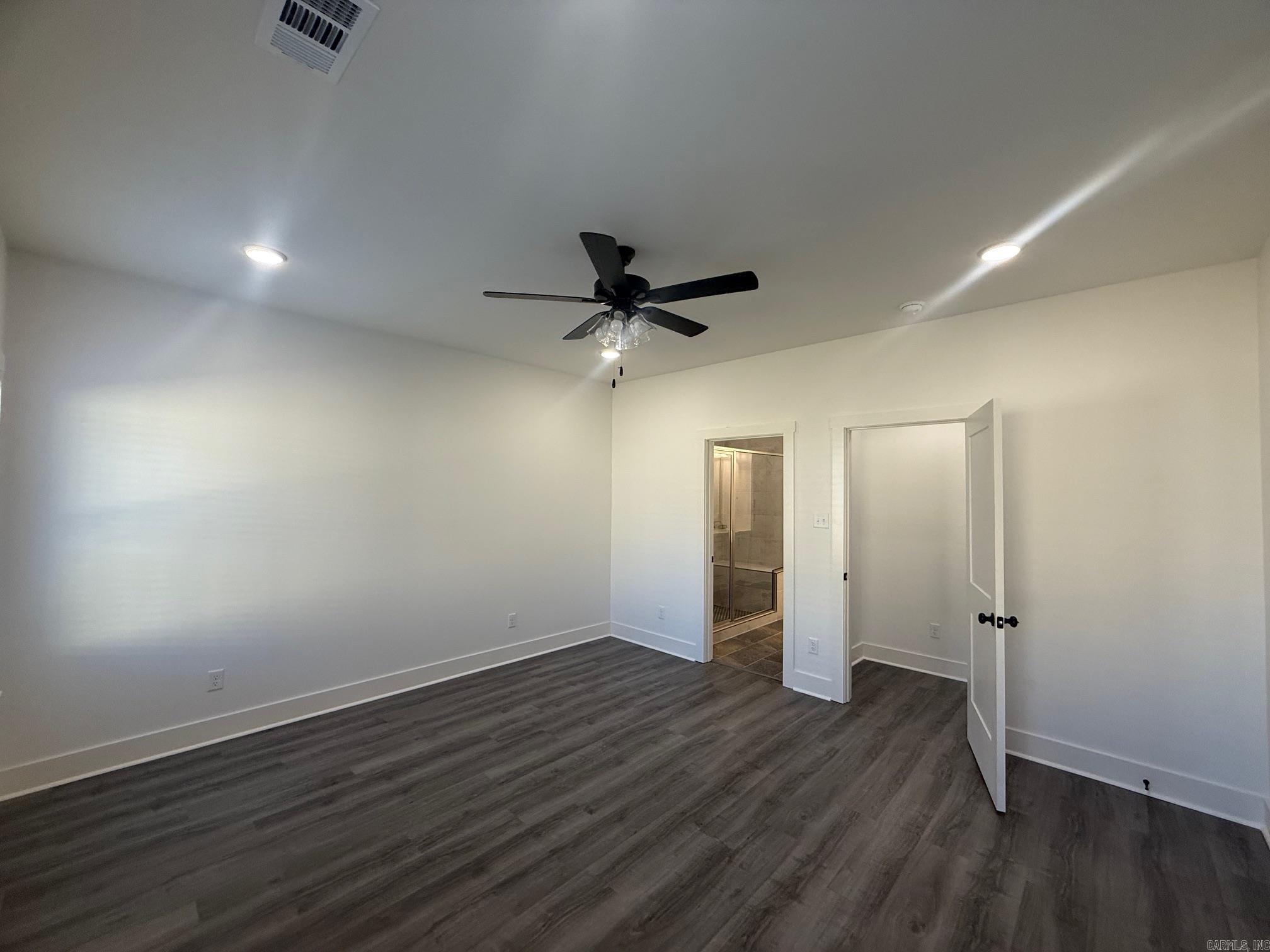 SPENCER CROSSING LLC - Residential Lease