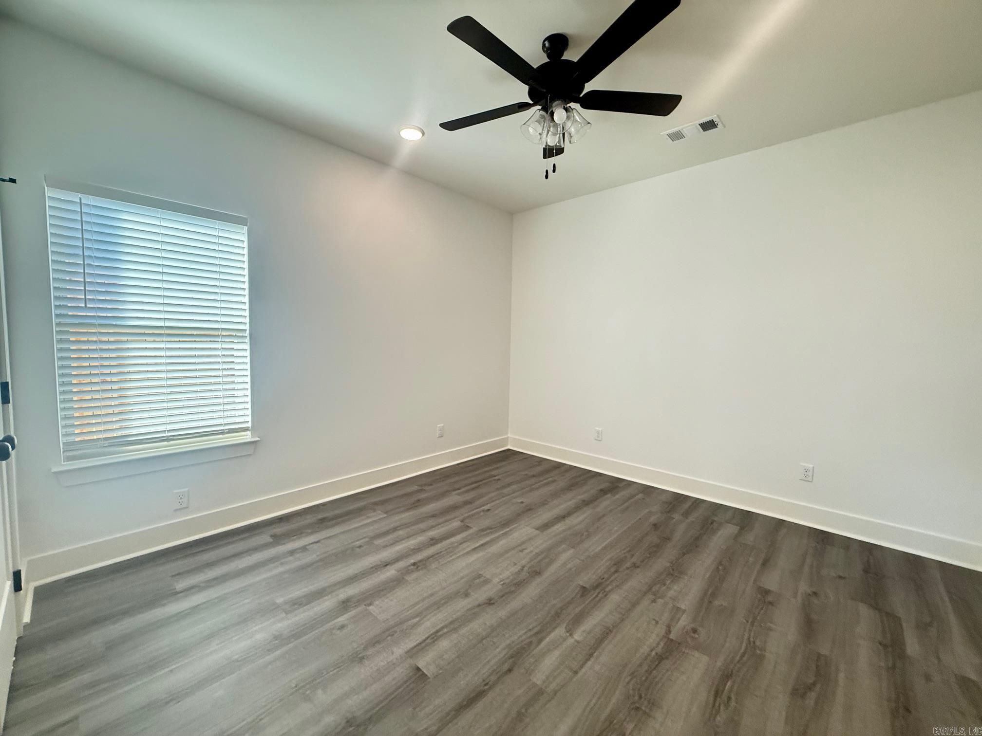 SPENCER CROSSING LLC - Residential Lease