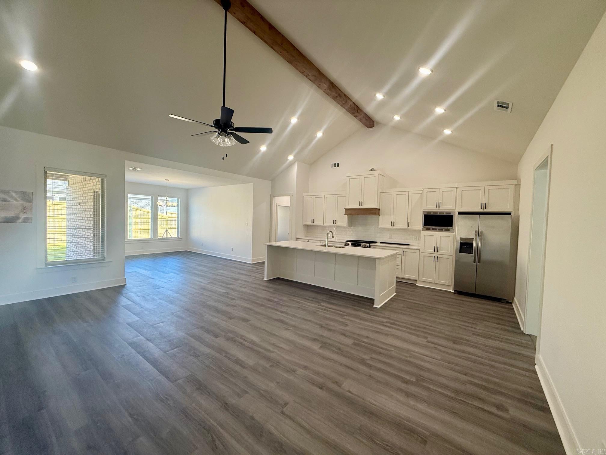 SPENCER CROSSING LLC - Residential Lease