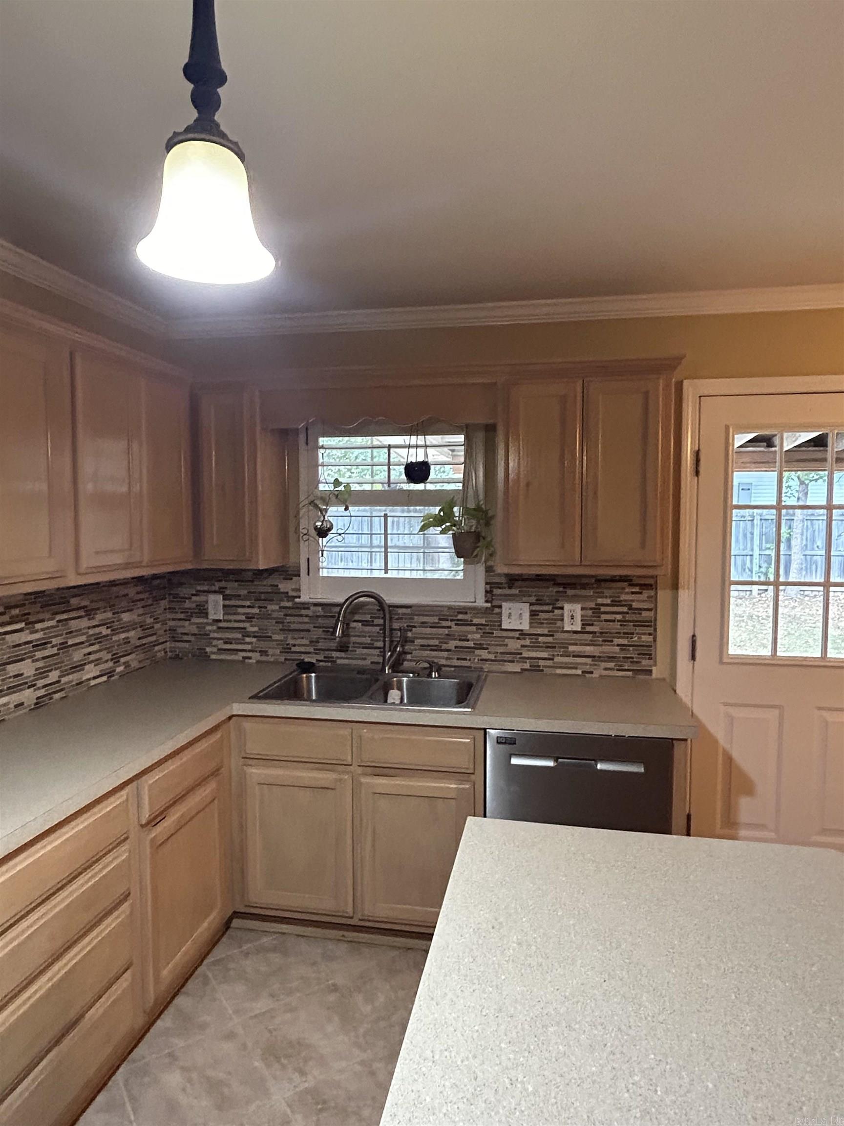 CHERRY CREEK - Residential