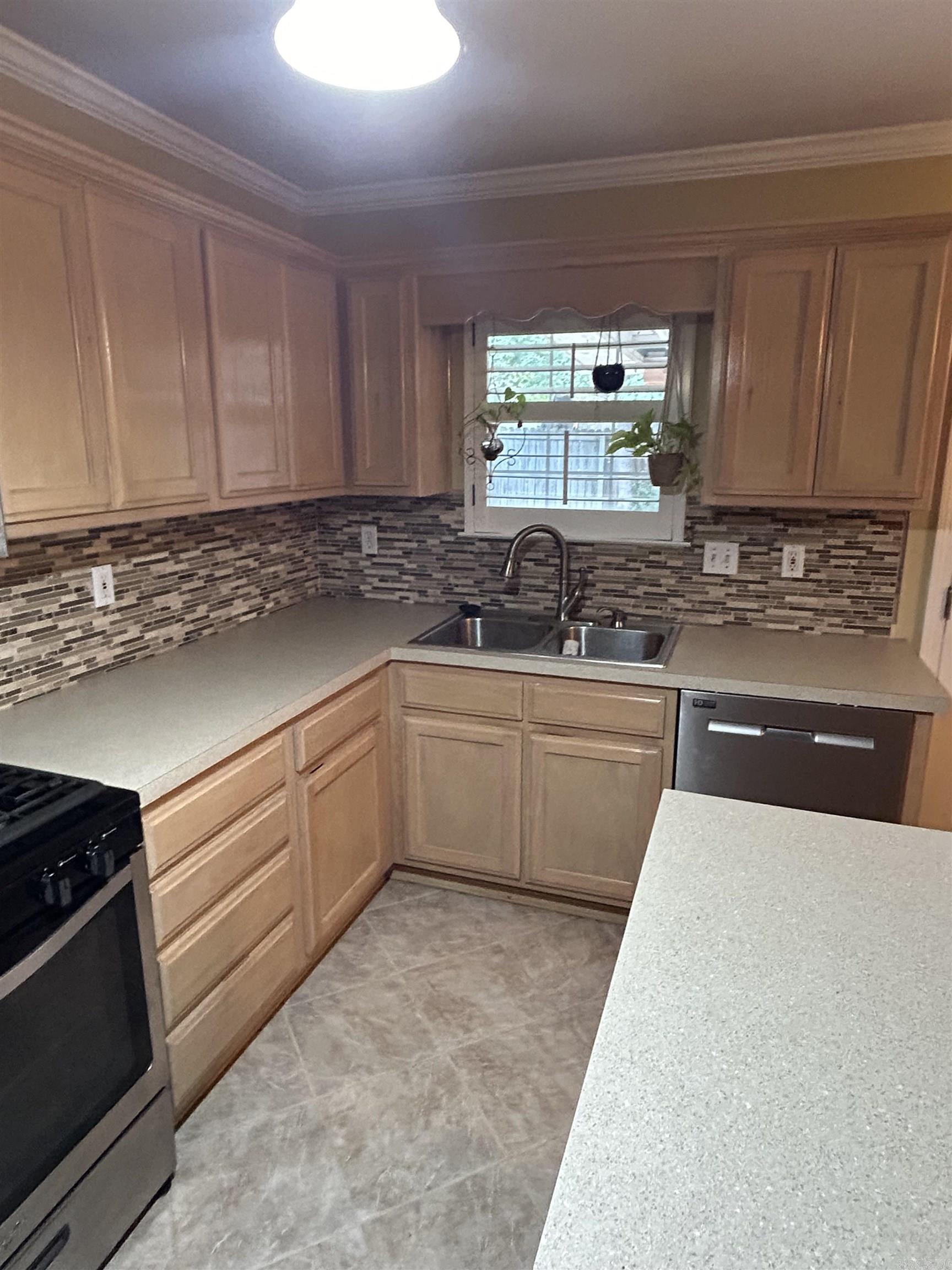 CHERRY CREEK - Residential