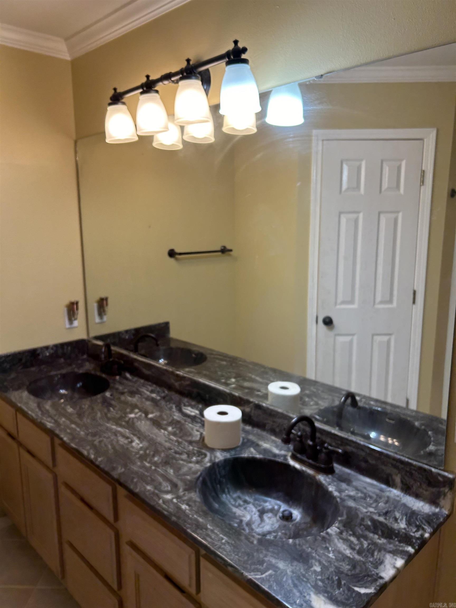 CHERRY CREEK - Residential