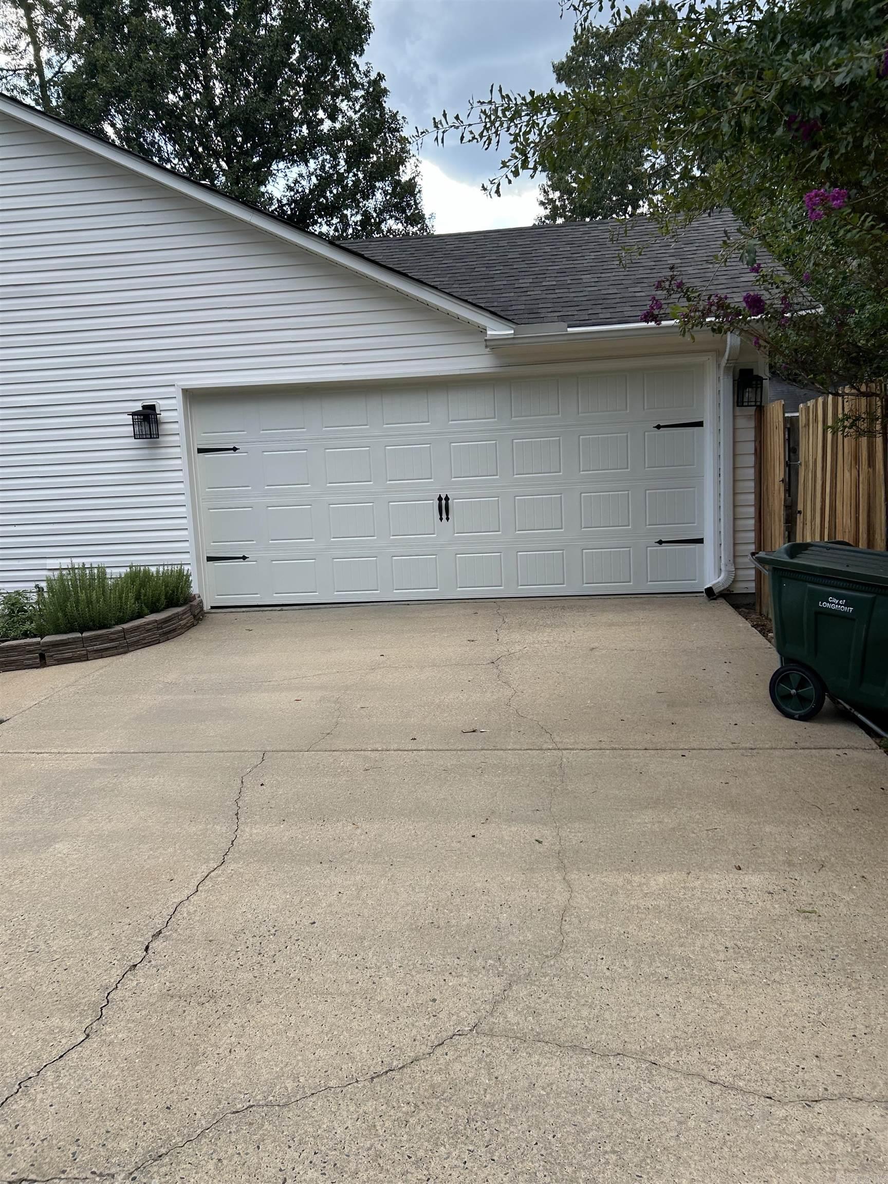 CHERRY CREEK - Residential