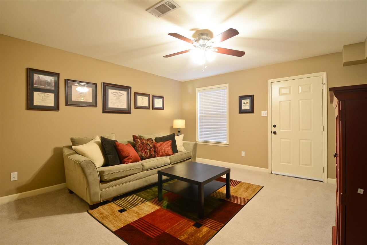 CHENAL VALLEY DUQUESNE COMMUNITY - Residential