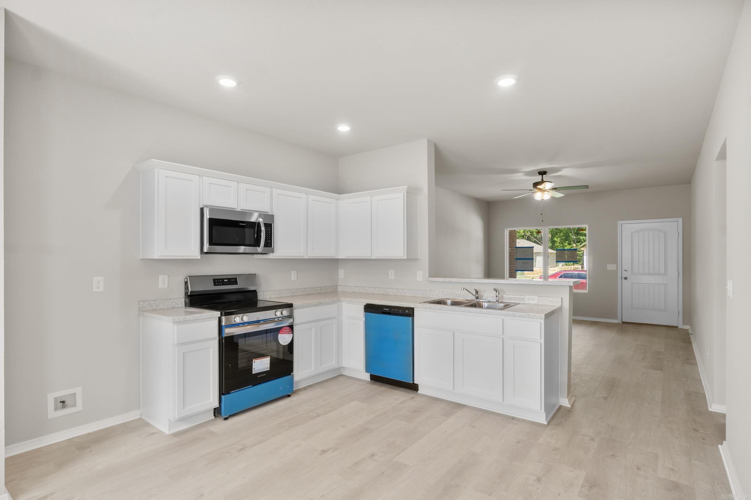 DEERFIELD ESTATES - Residential