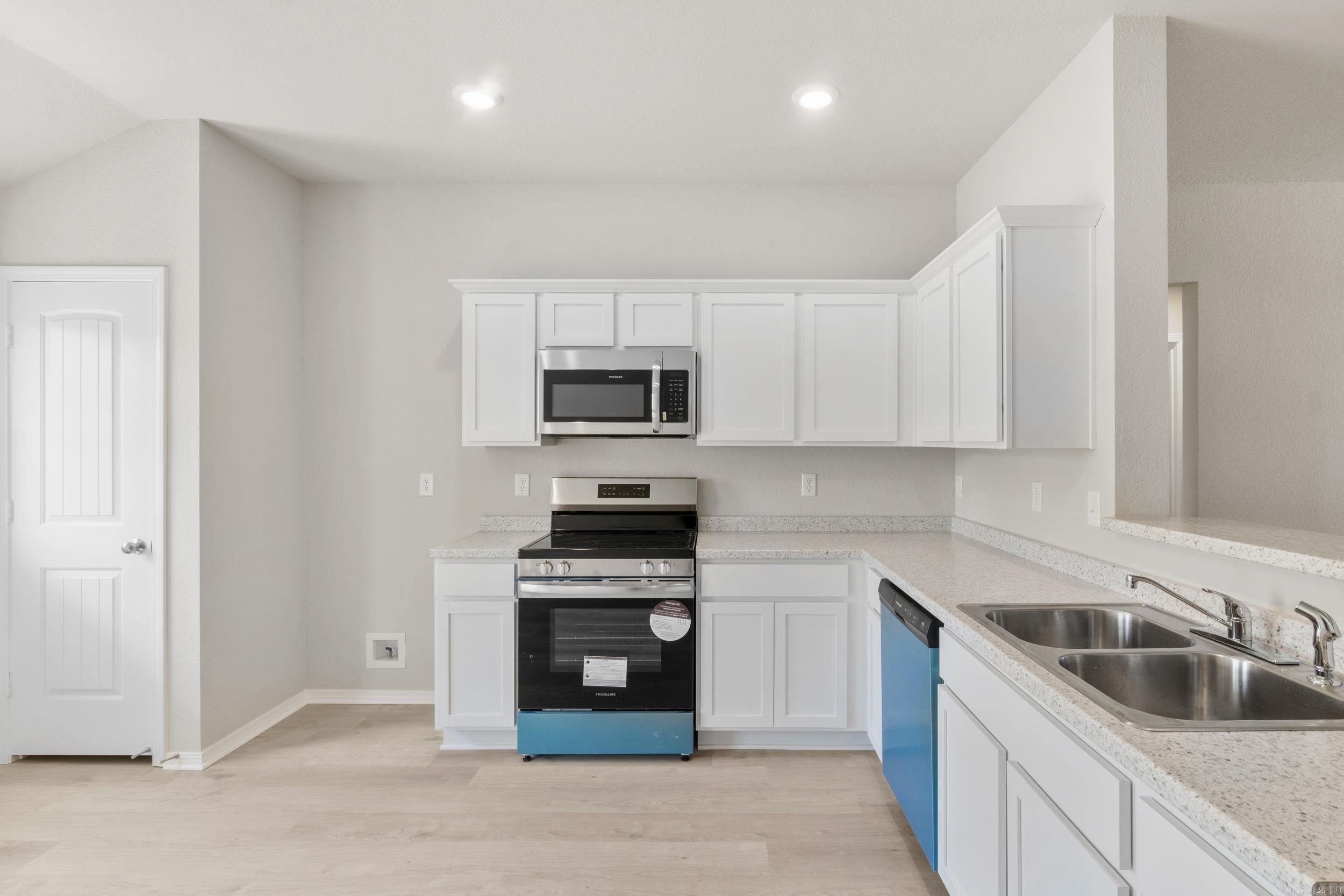 DEERFIELD ESTATES - Residential