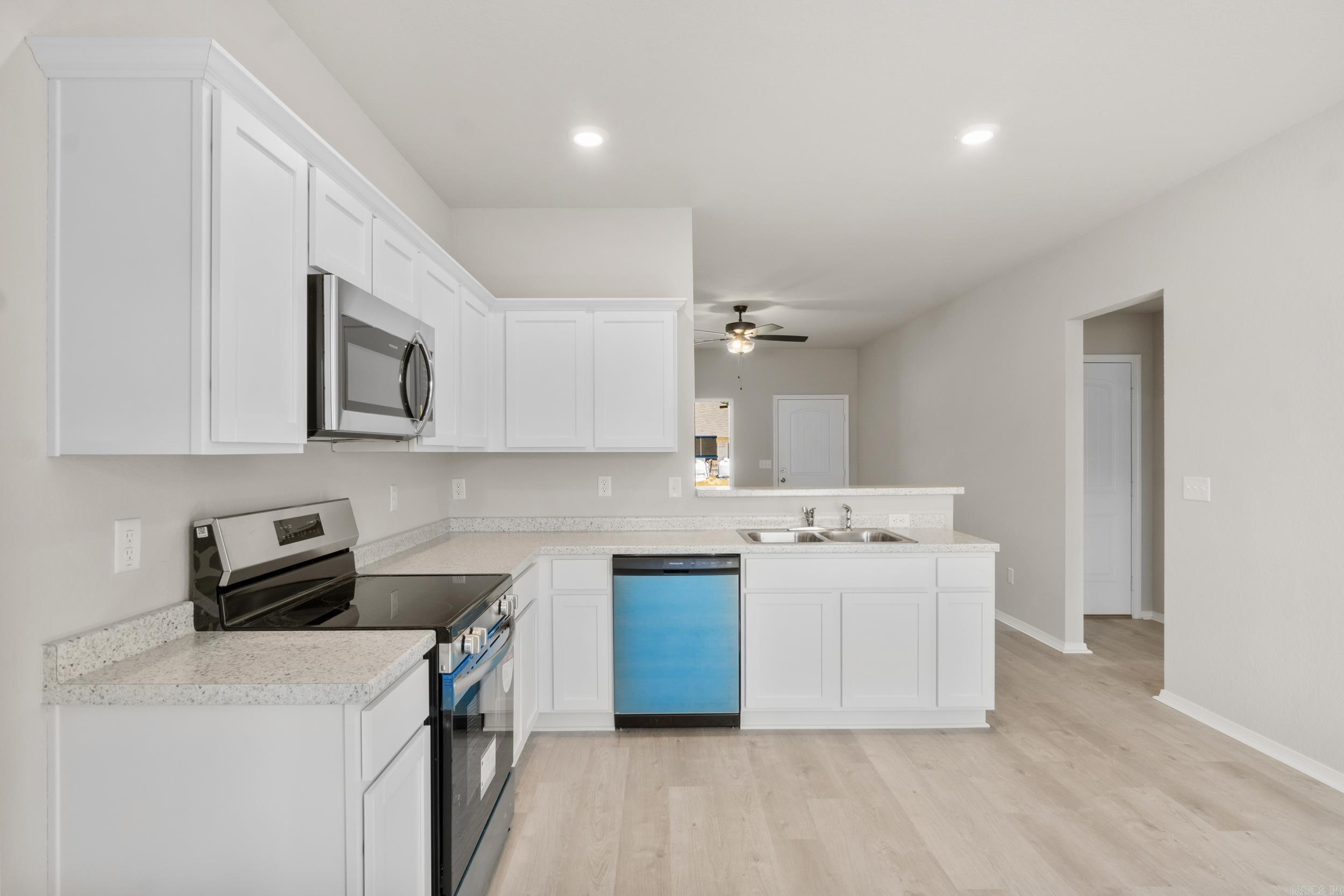 DEERFIELD ESTATES - Residential