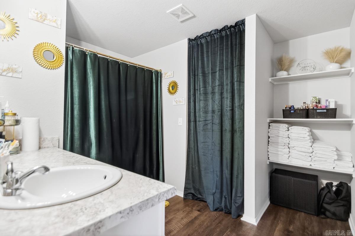 PARKWAY MEADOWS - Residential