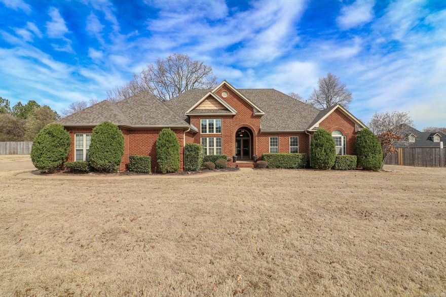 Situated in the prestigious Layman Crest neighborhood, this magnificent 4-bedroom, 3-bathroom home offers 3150 square feet +\- of living space with tall ceilings, 2 living areas, and an in-ground pool. Boasting a gourmet kitchen, a master suite with en-suite bathroom and walk-in closet, and a formal dining area, this property presents a wonderful opportunity for comfortable living and entertaining. With a private backyard oasis for summer enjoyment that includes a salt water in-ground pool, this gem in the Valley View School District is not to be missed - schedule your showing today! ????