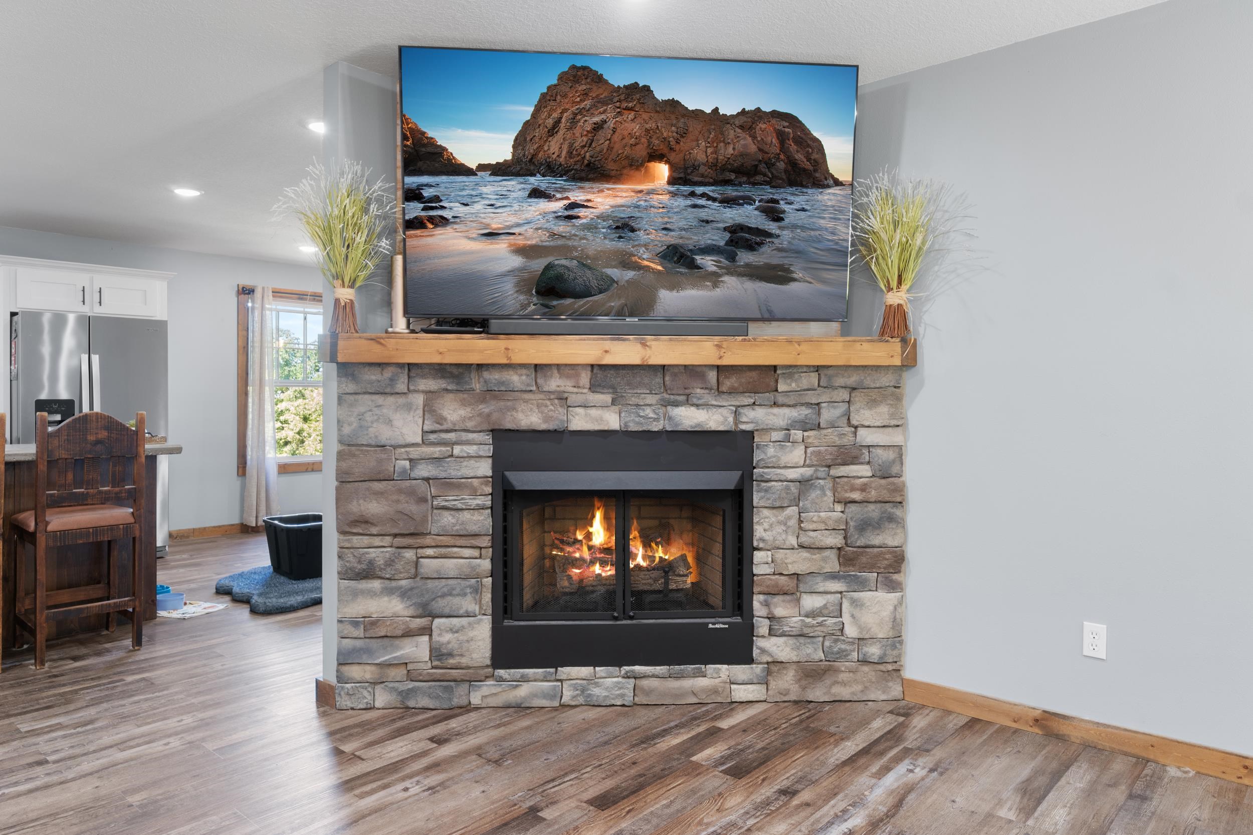MATTHEWS MOUNTAIN ESTATE - Residential