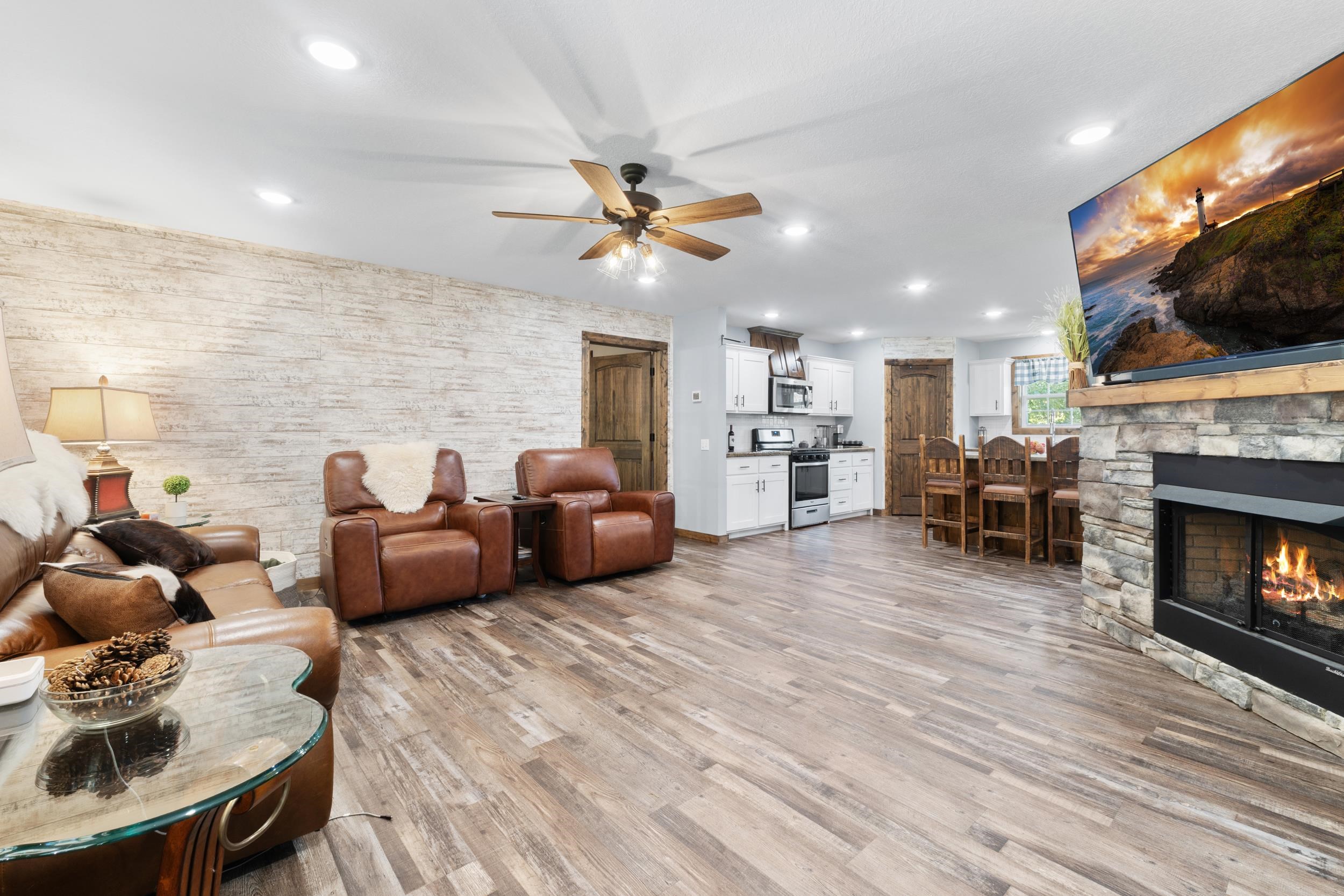 MATTHEWS MOUNTAIN ESTATE - Residential