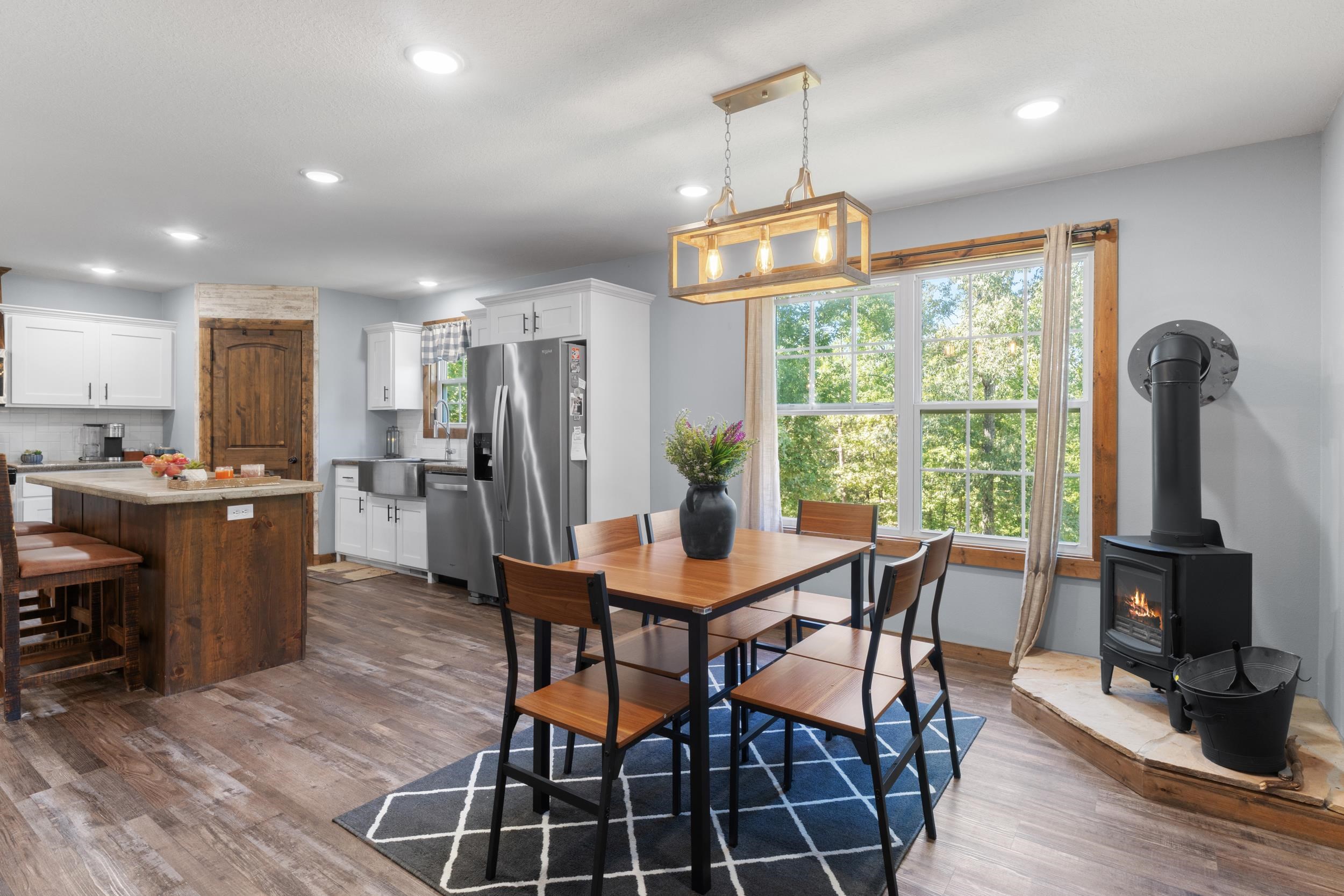 MATTHEWS MOUNTAIN ESTATE - Residential
