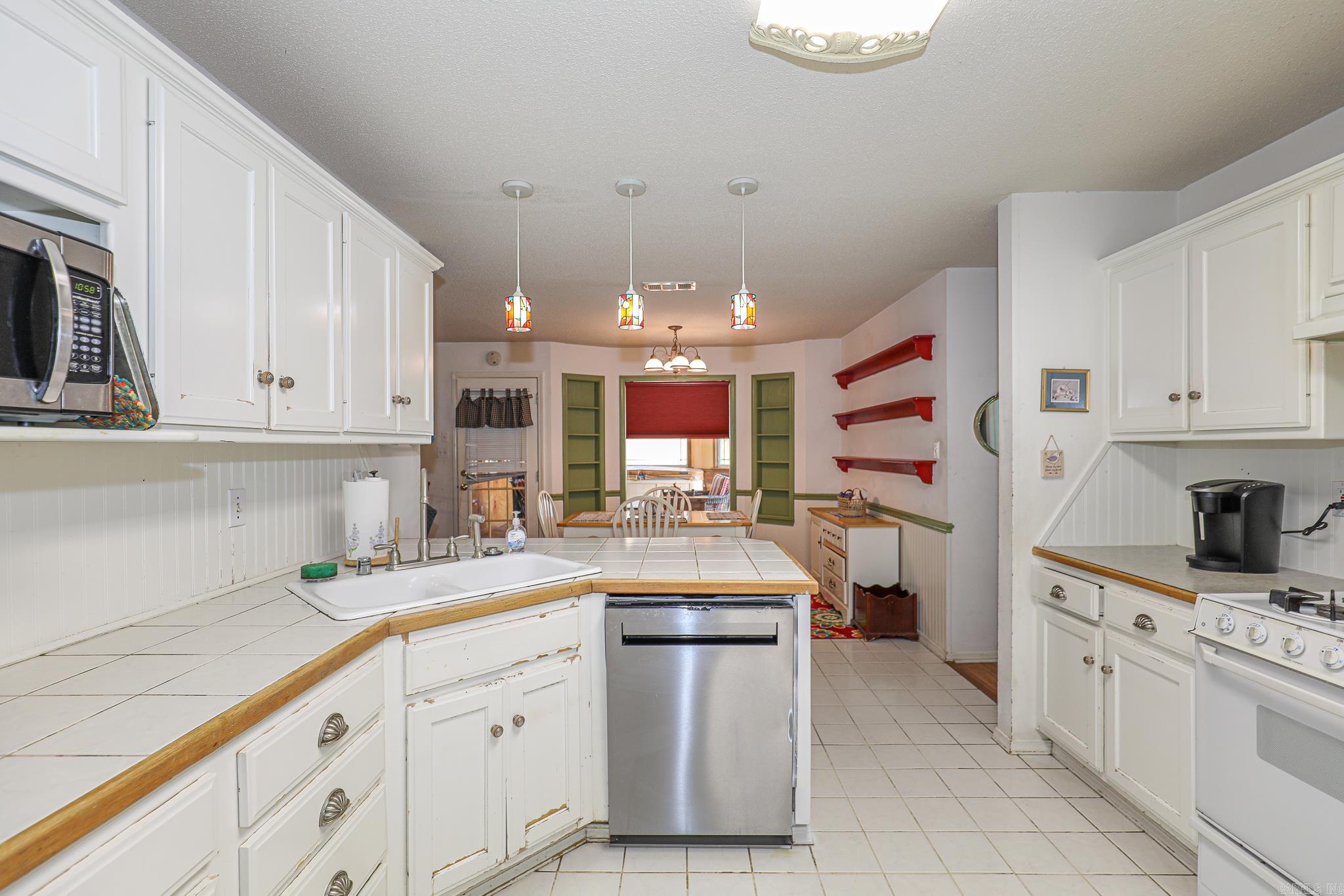 CHERRY CREEK - Residential