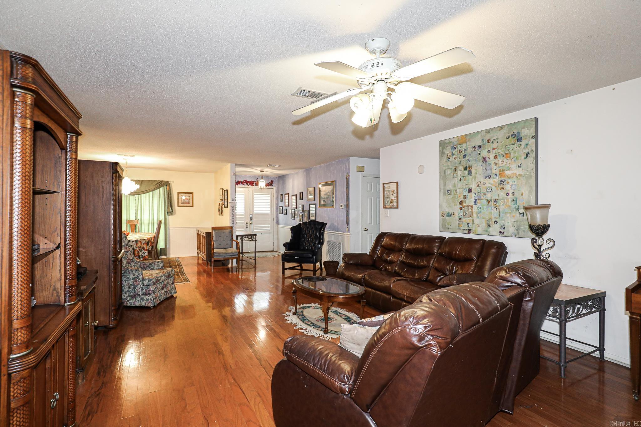 CHERRY CREEK - Residential