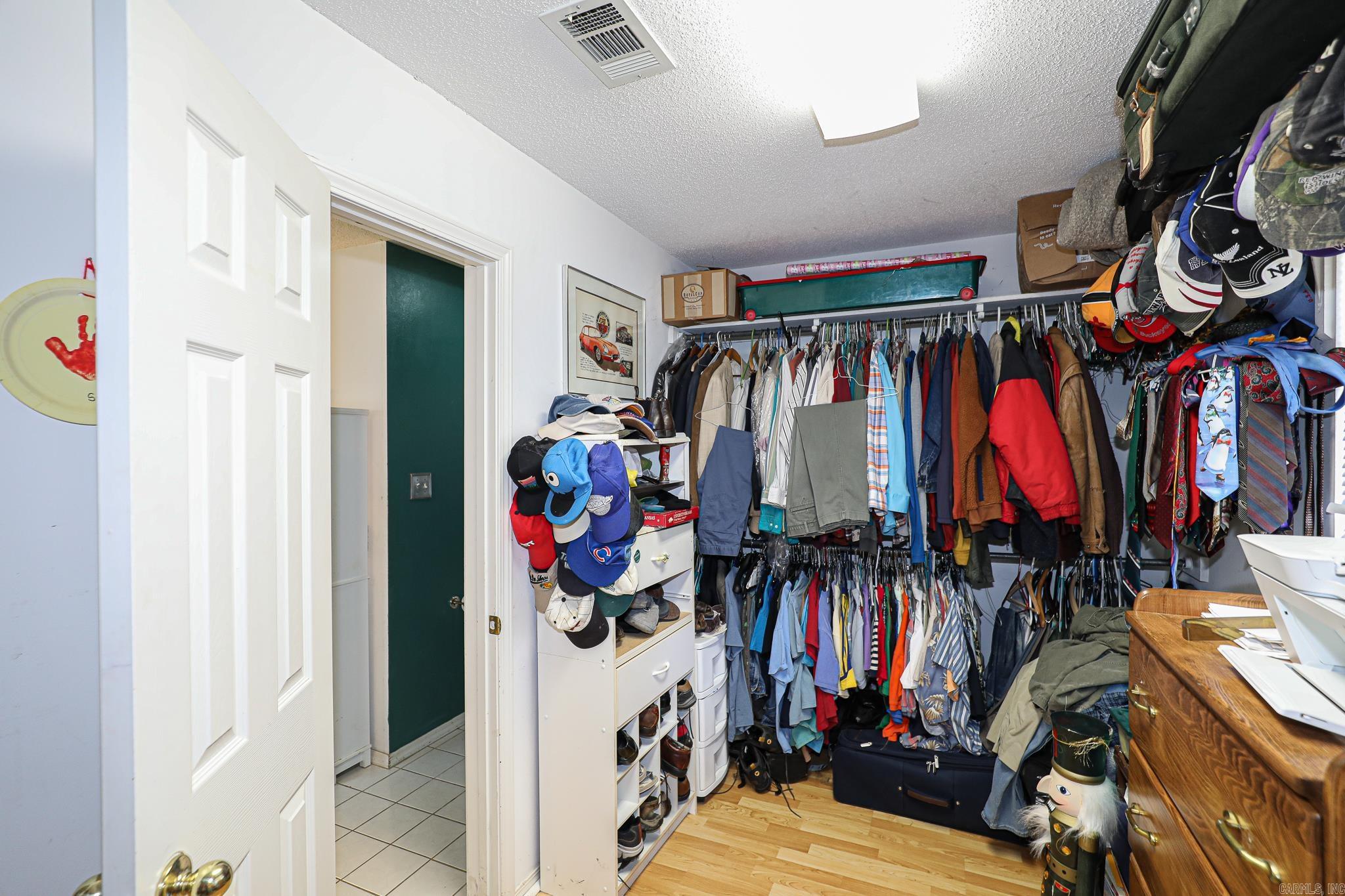 CHERRY CREEK - Residential