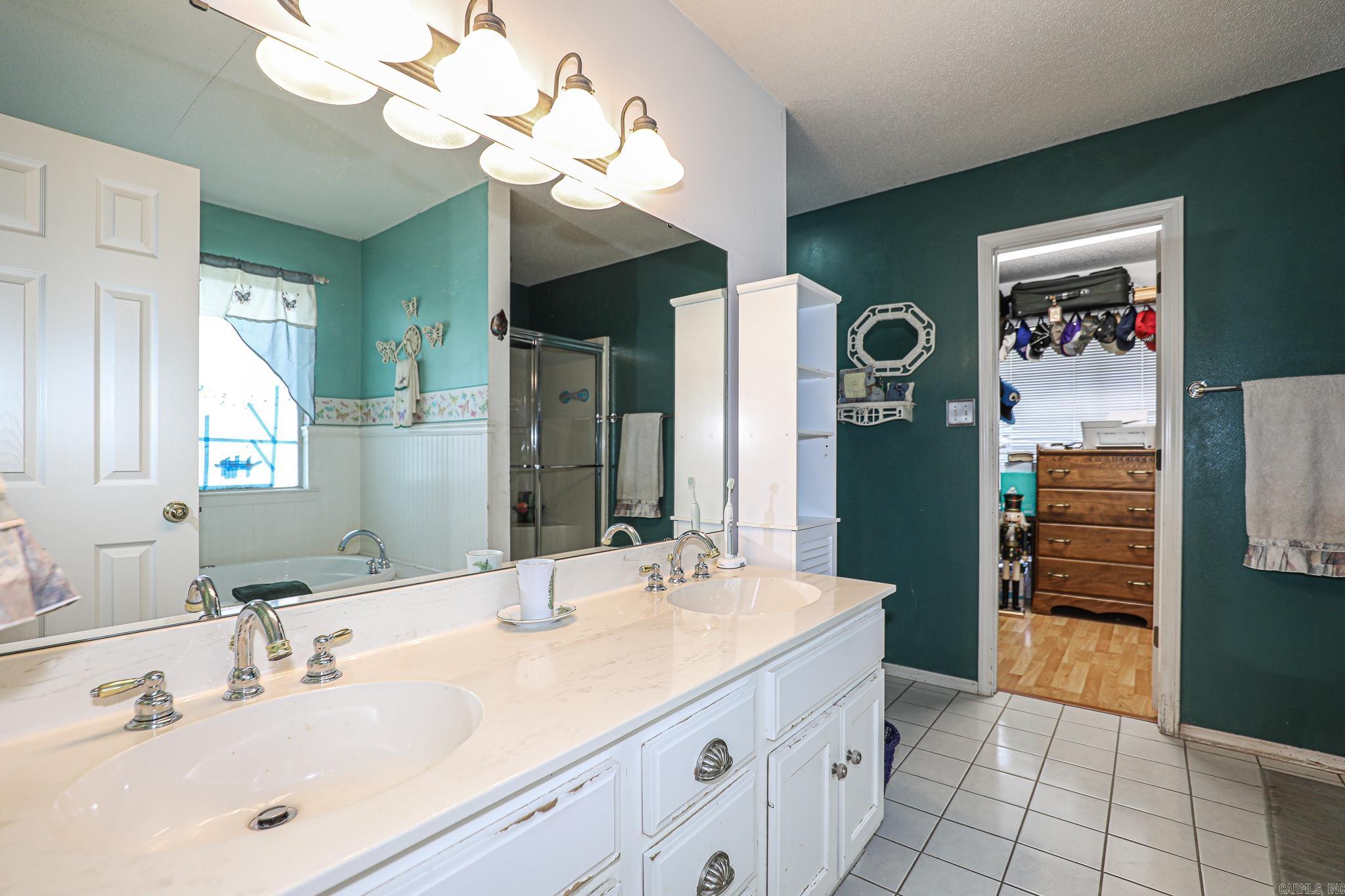 CHERRY CREEK - Residential