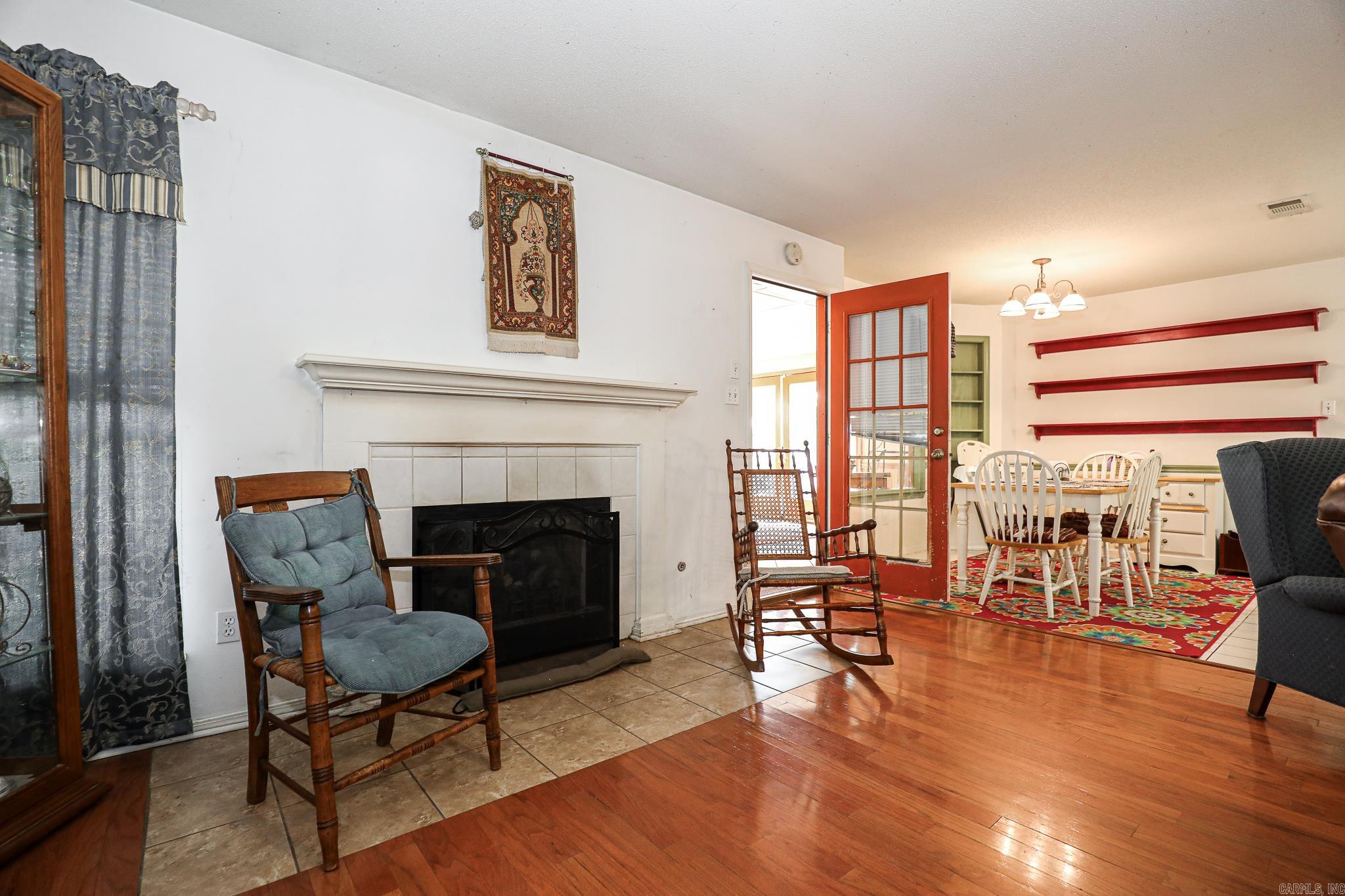 CHERRY CREEK - Residential