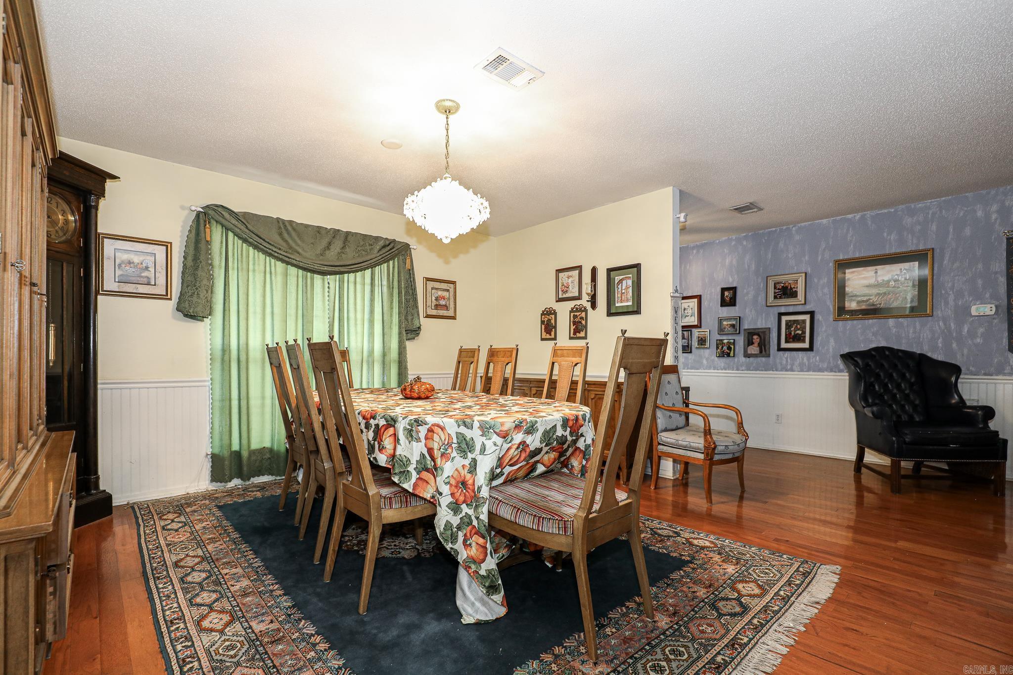 CHERRY CREEK - Residential