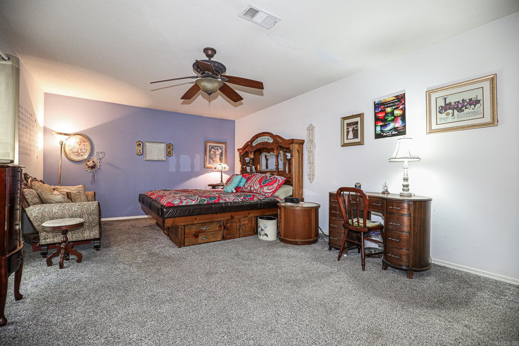 CHERRY CREEK - Residential