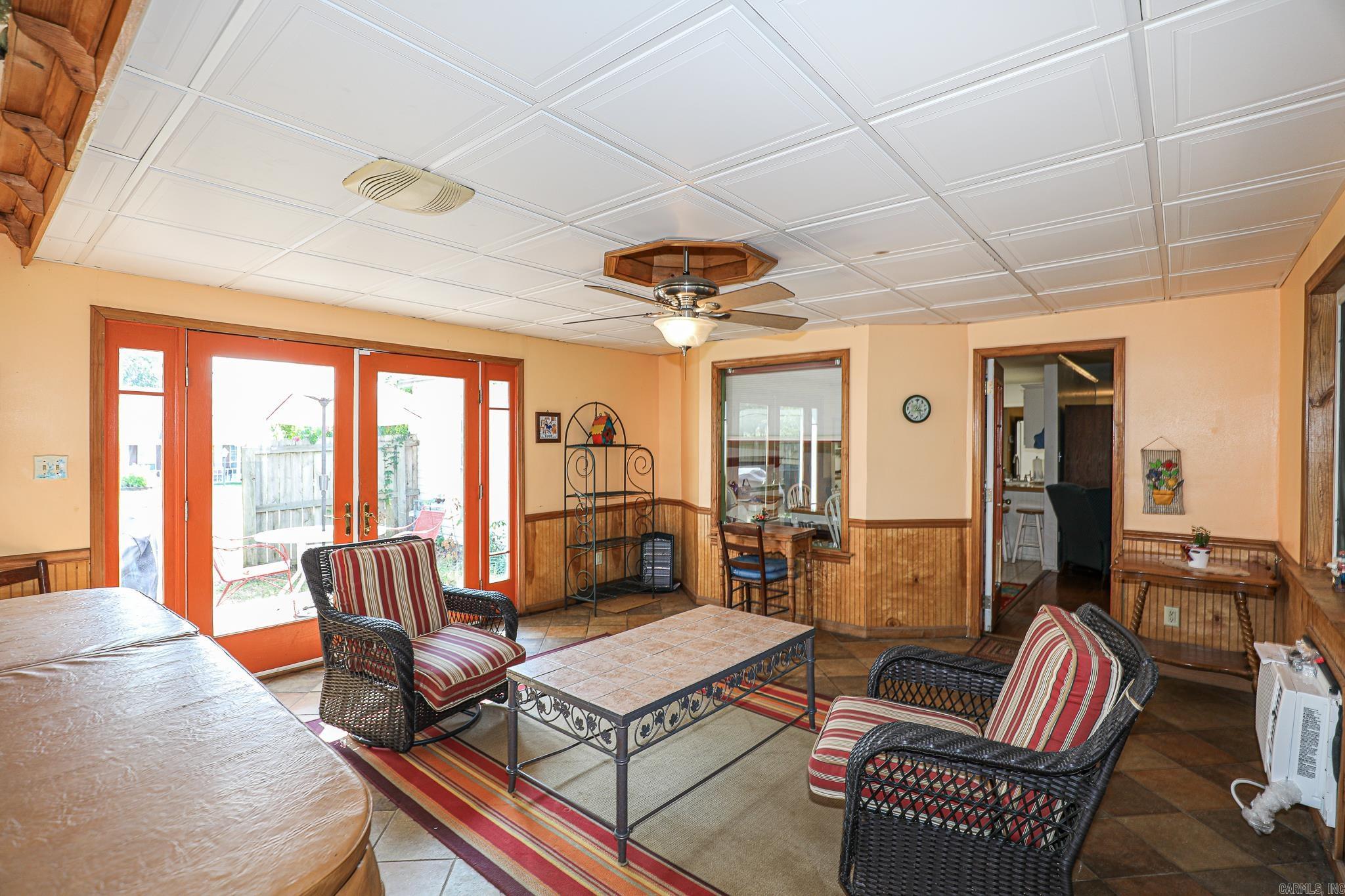 CHERRY CREEK - Residential