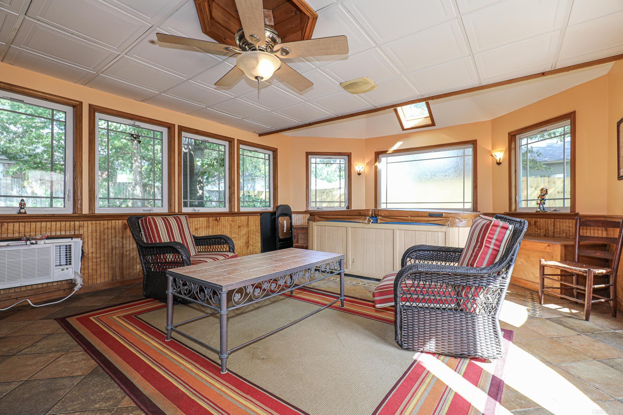 CHERRY CREEK - Residential