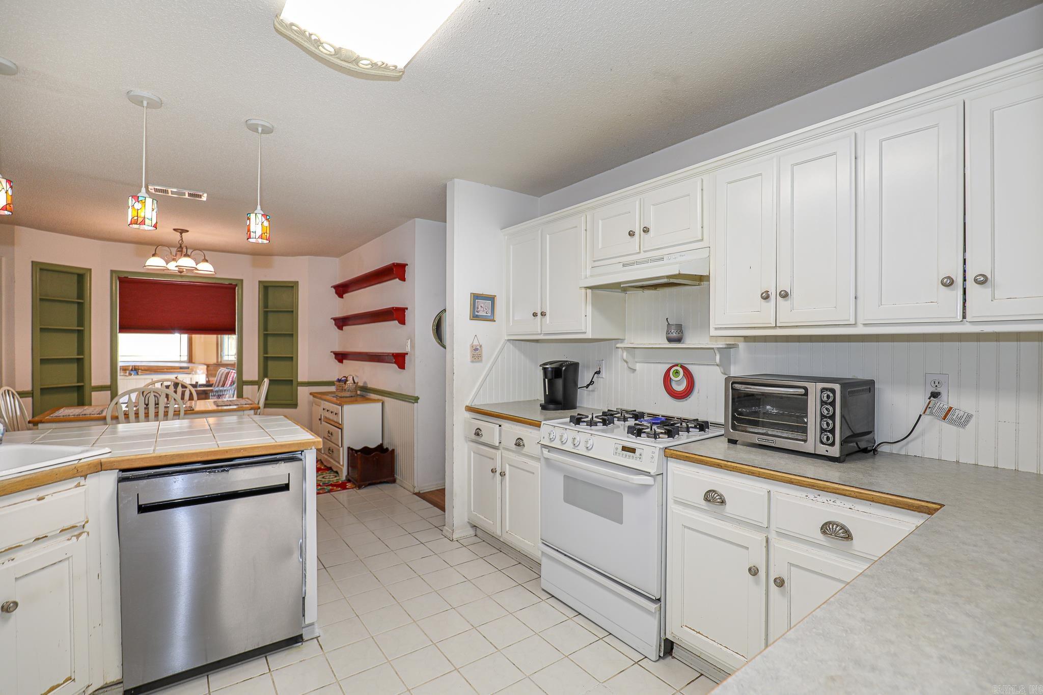 CHERRY CREEK - Residential