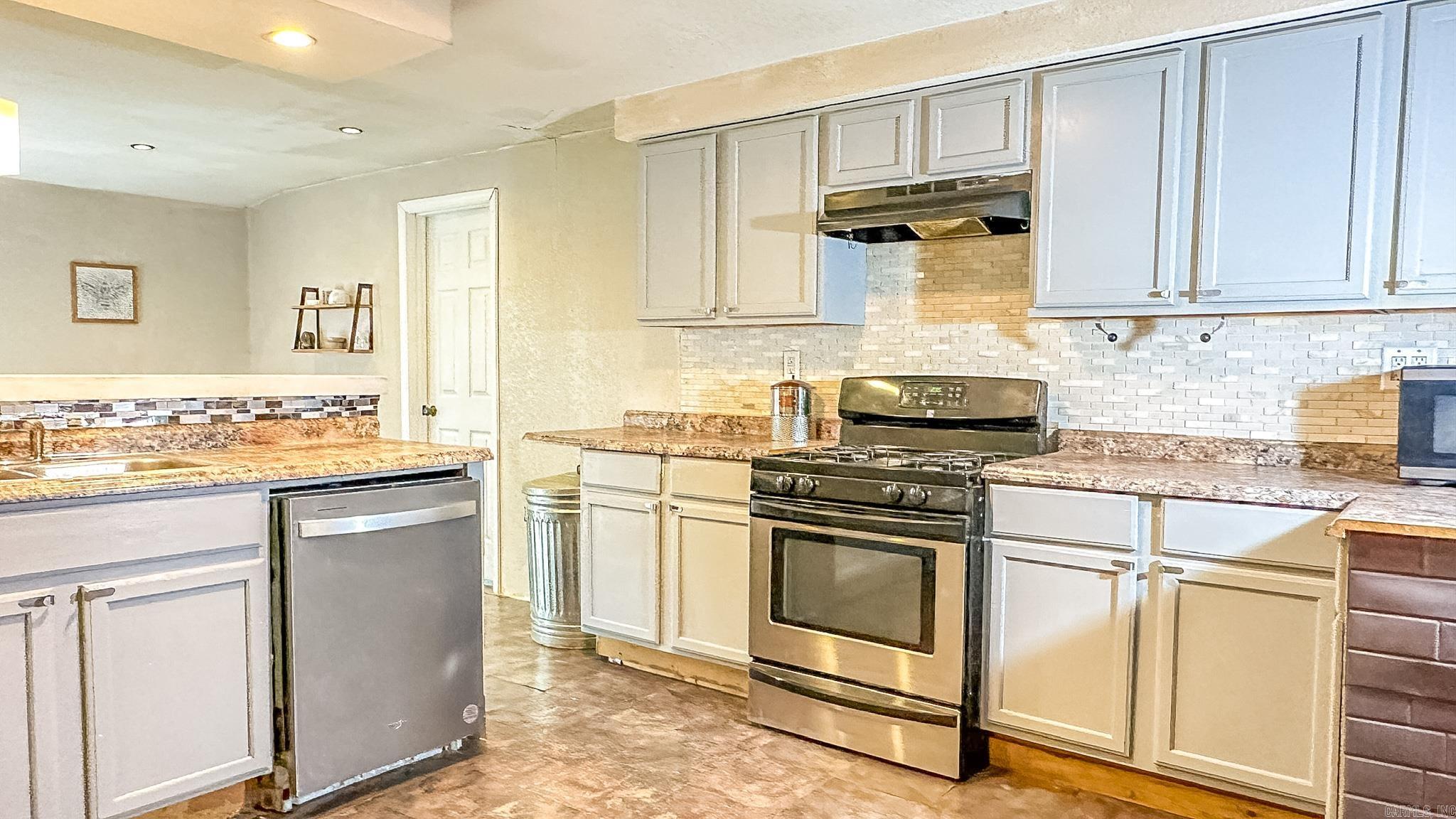 Eddy & Longinotti - Residential