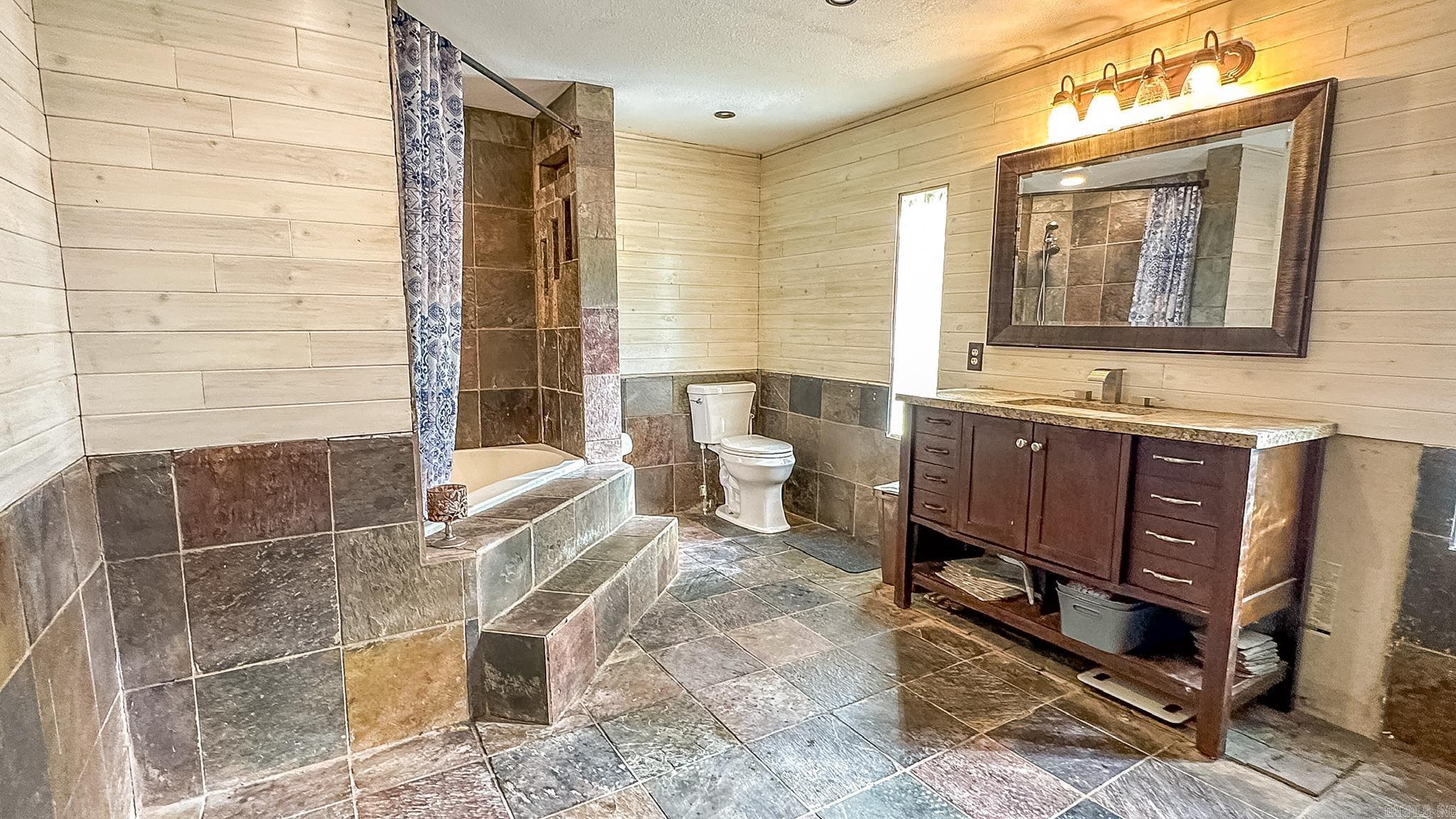 Eddy & Longinotti - Residential