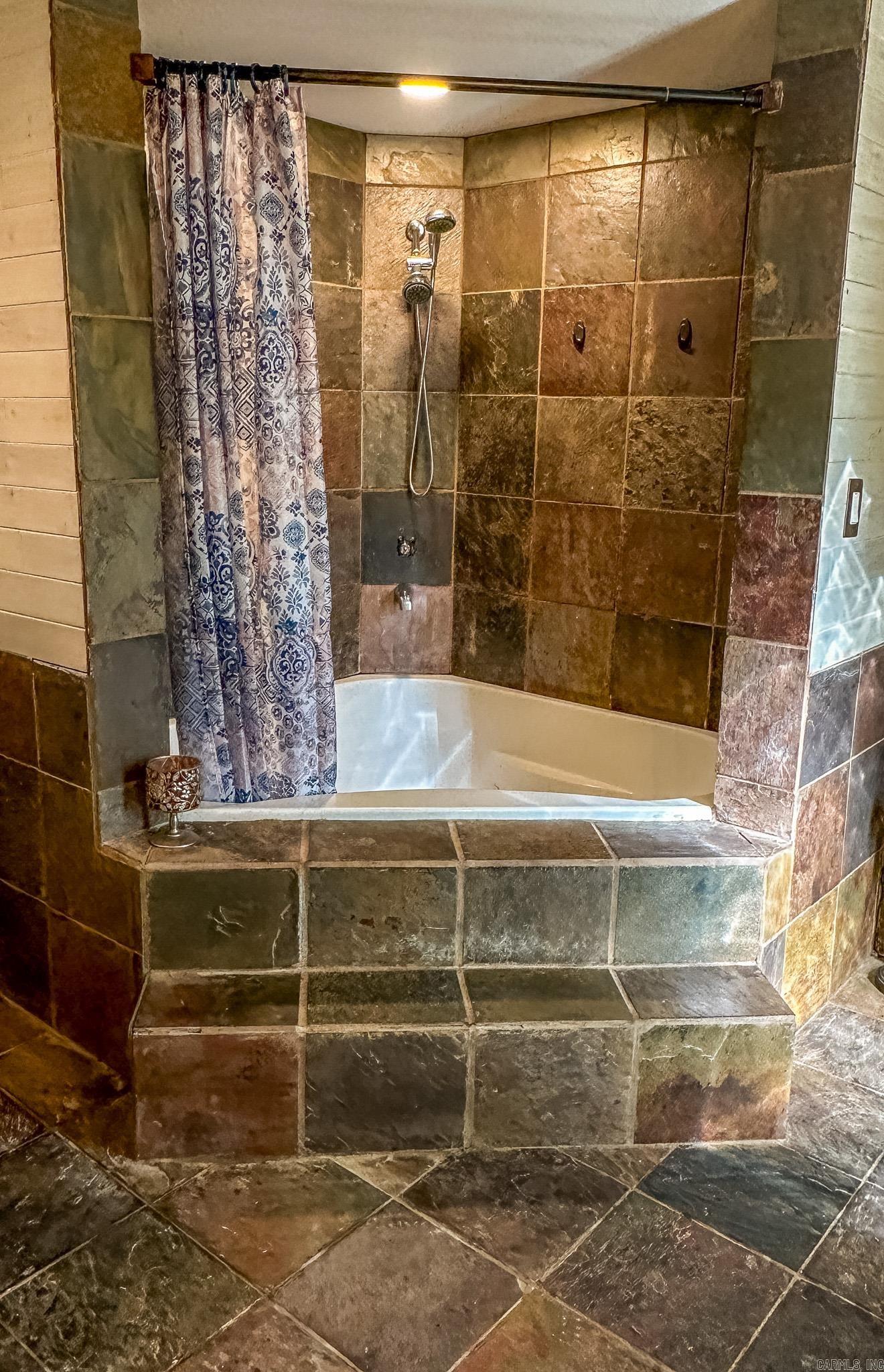 Eddy & Longinotti - Residential