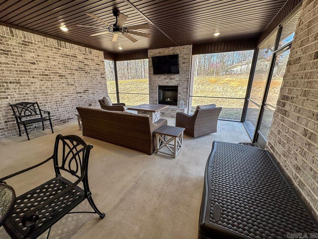 SIERRA RIDGE - Residential