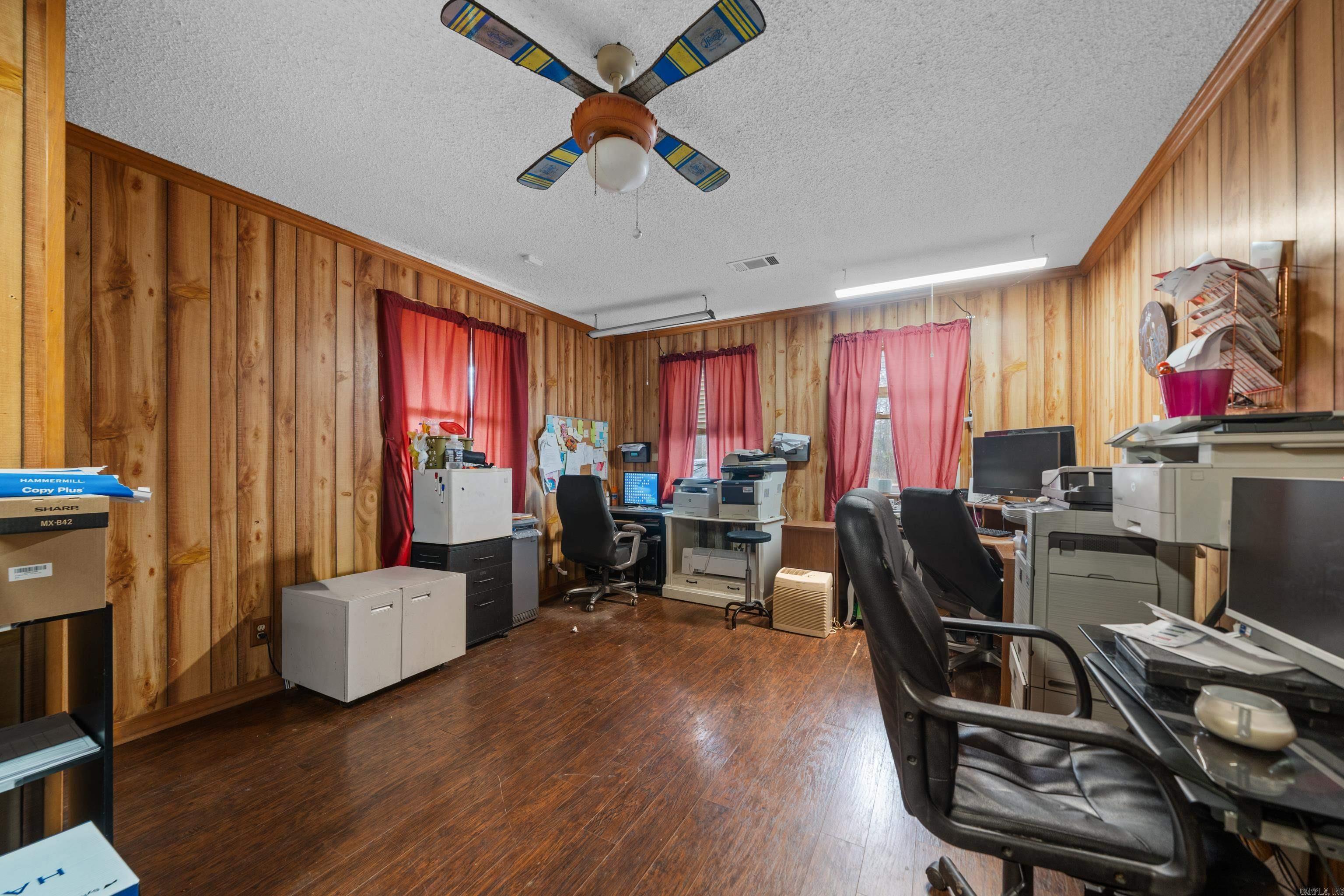 Red Oak - Residential