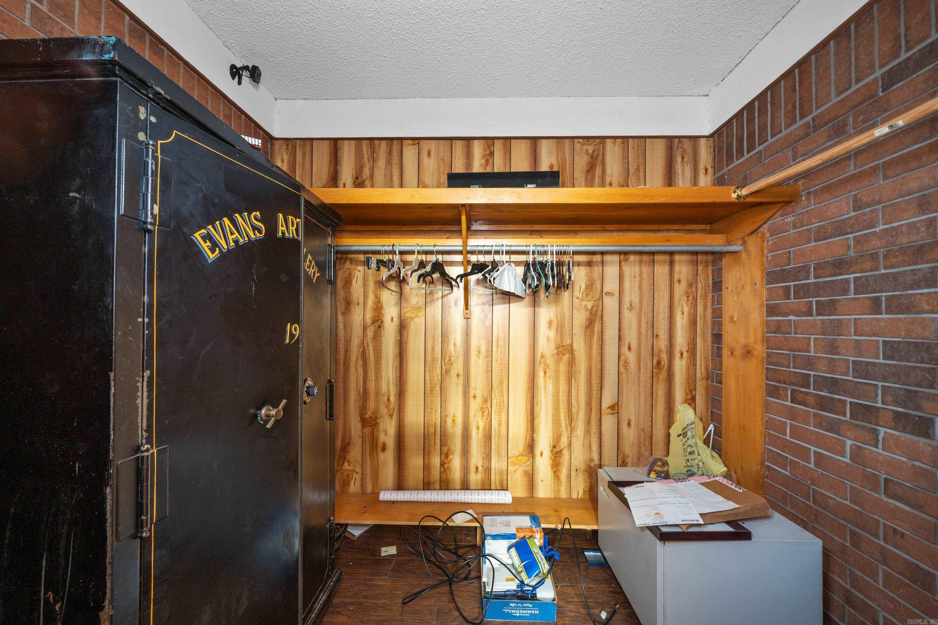 Red Oak - Residential