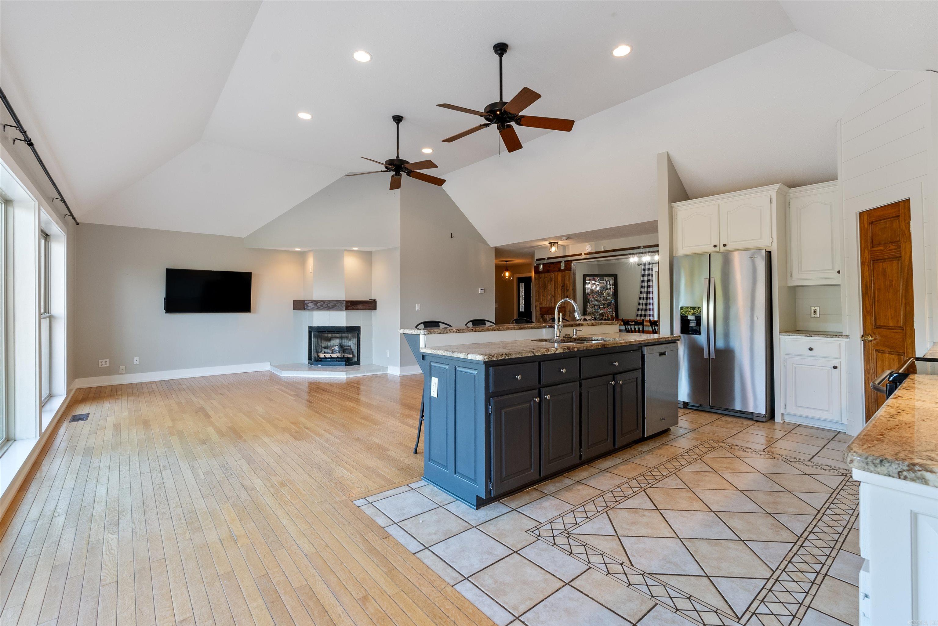 SUMMER HILL PLACE - Residential