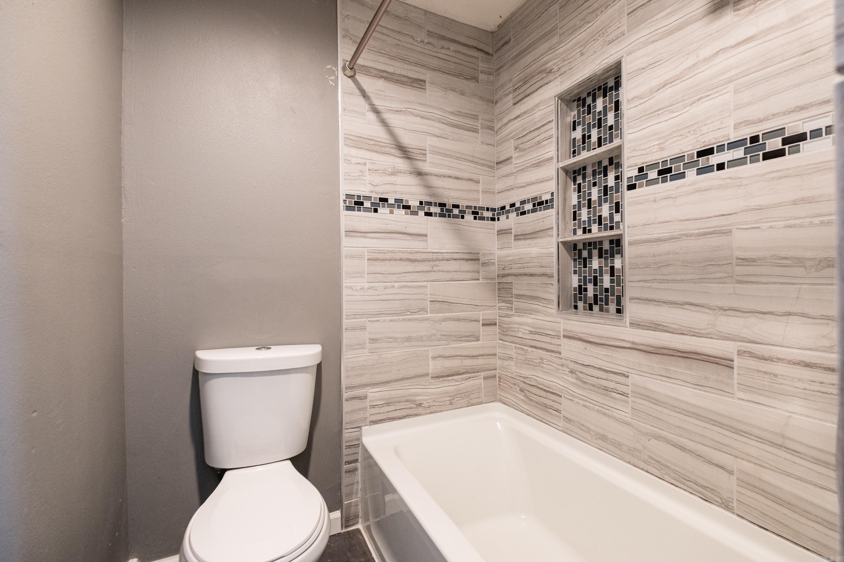 LAKEWOOD NE - Residential