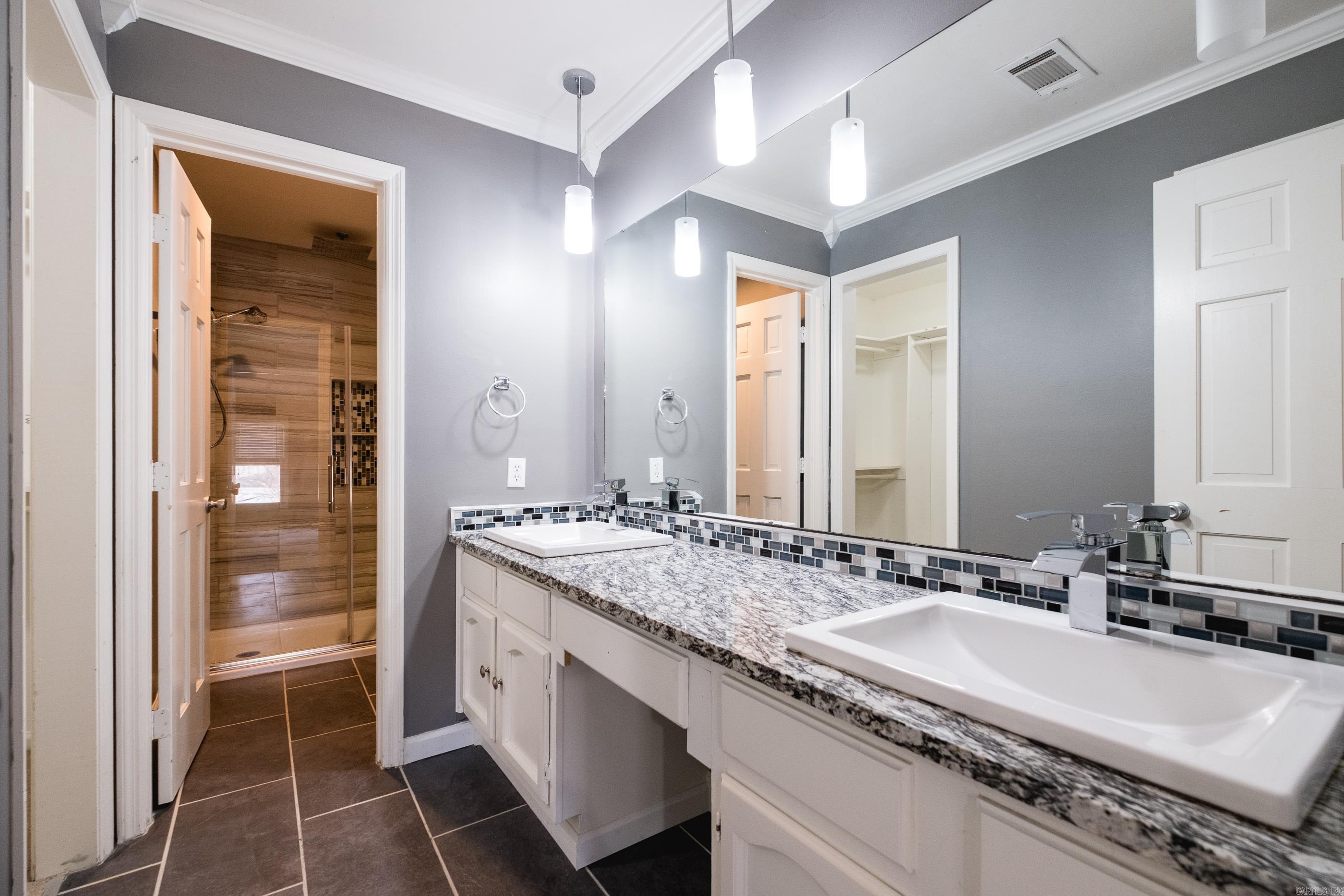 LAKEWOOD NE - Residential