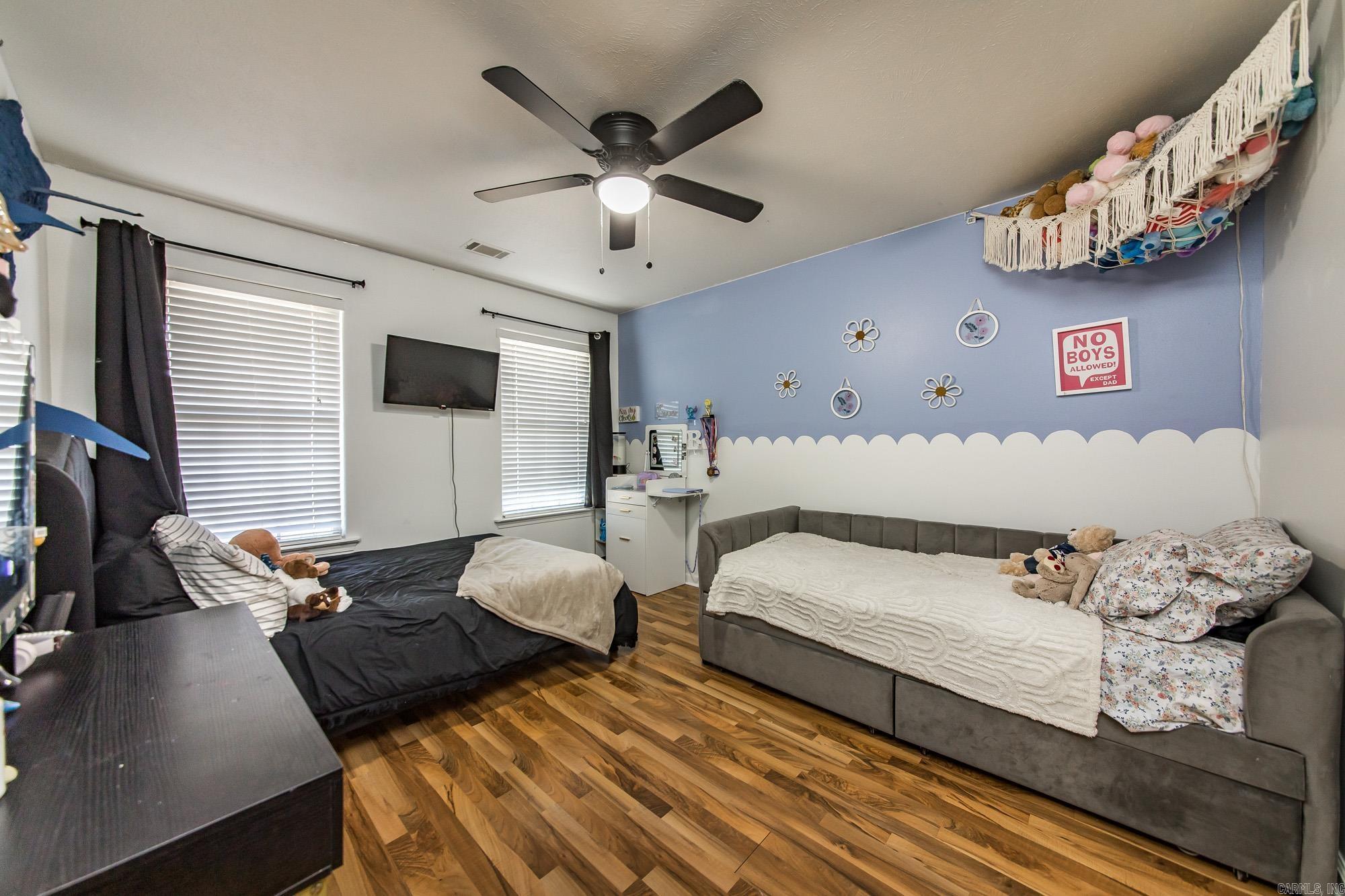 WARREN PLACE - Residential