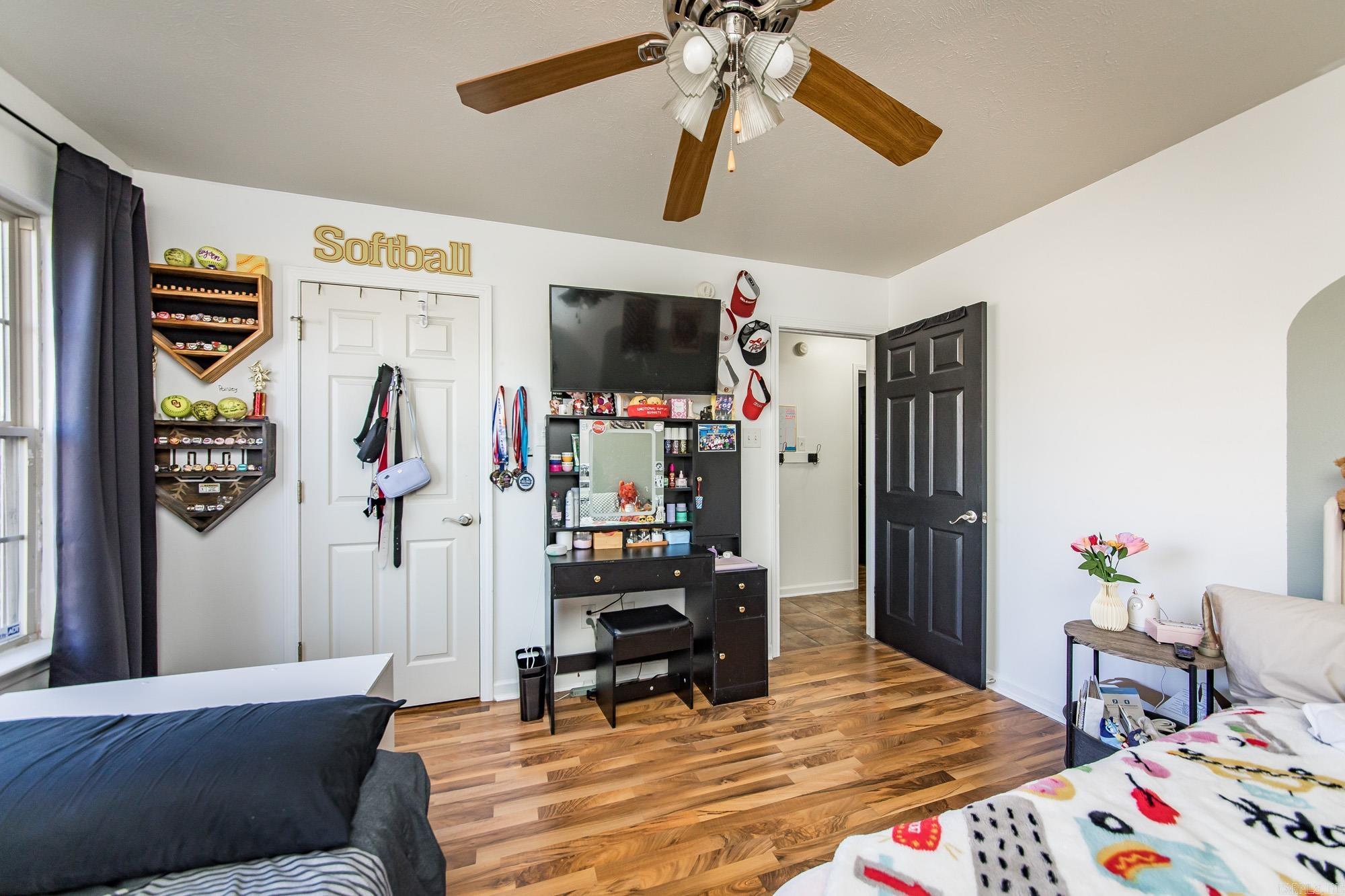 WARREN PLACE - Residential