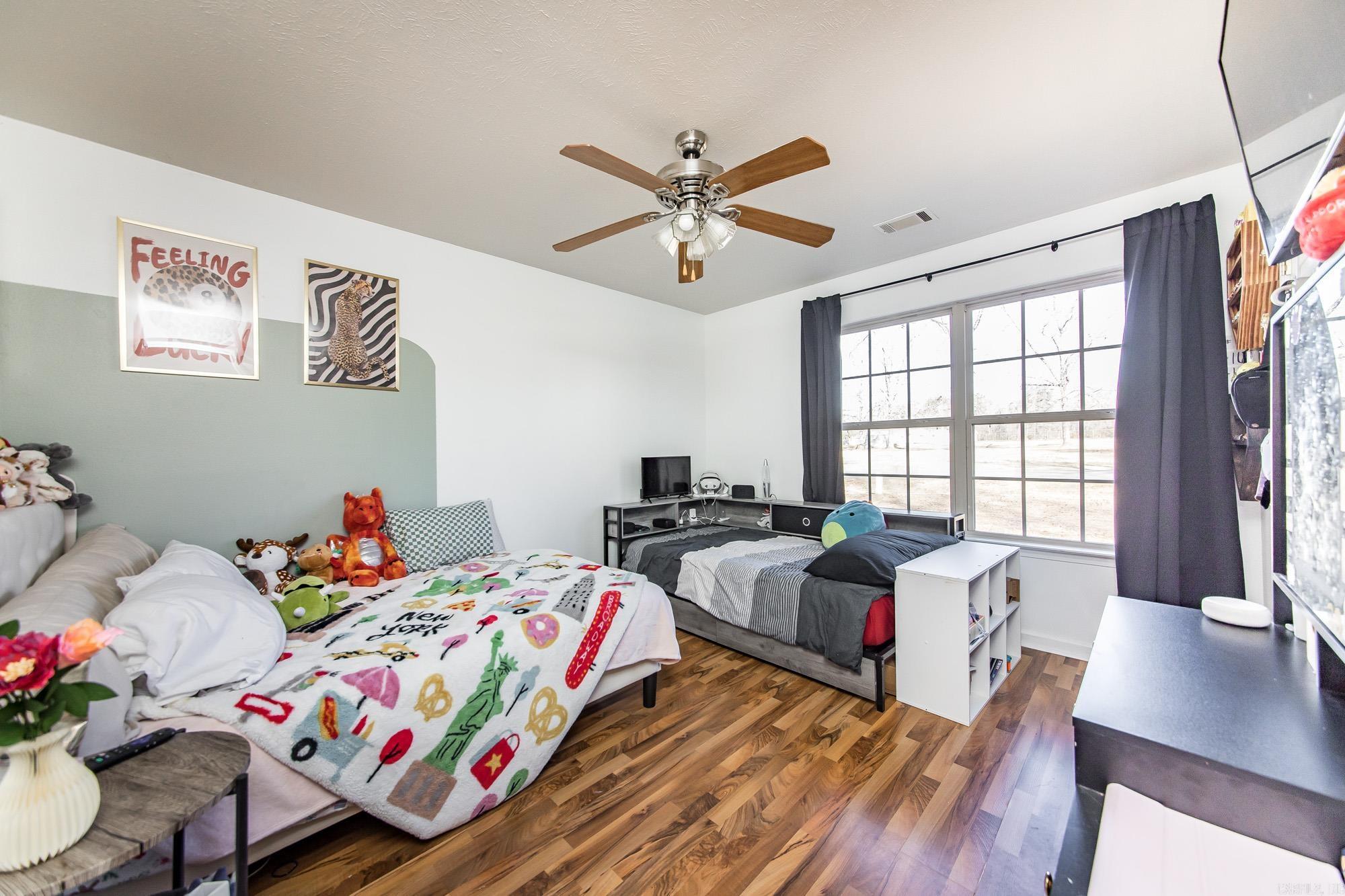 WARREN PLACE - Residential