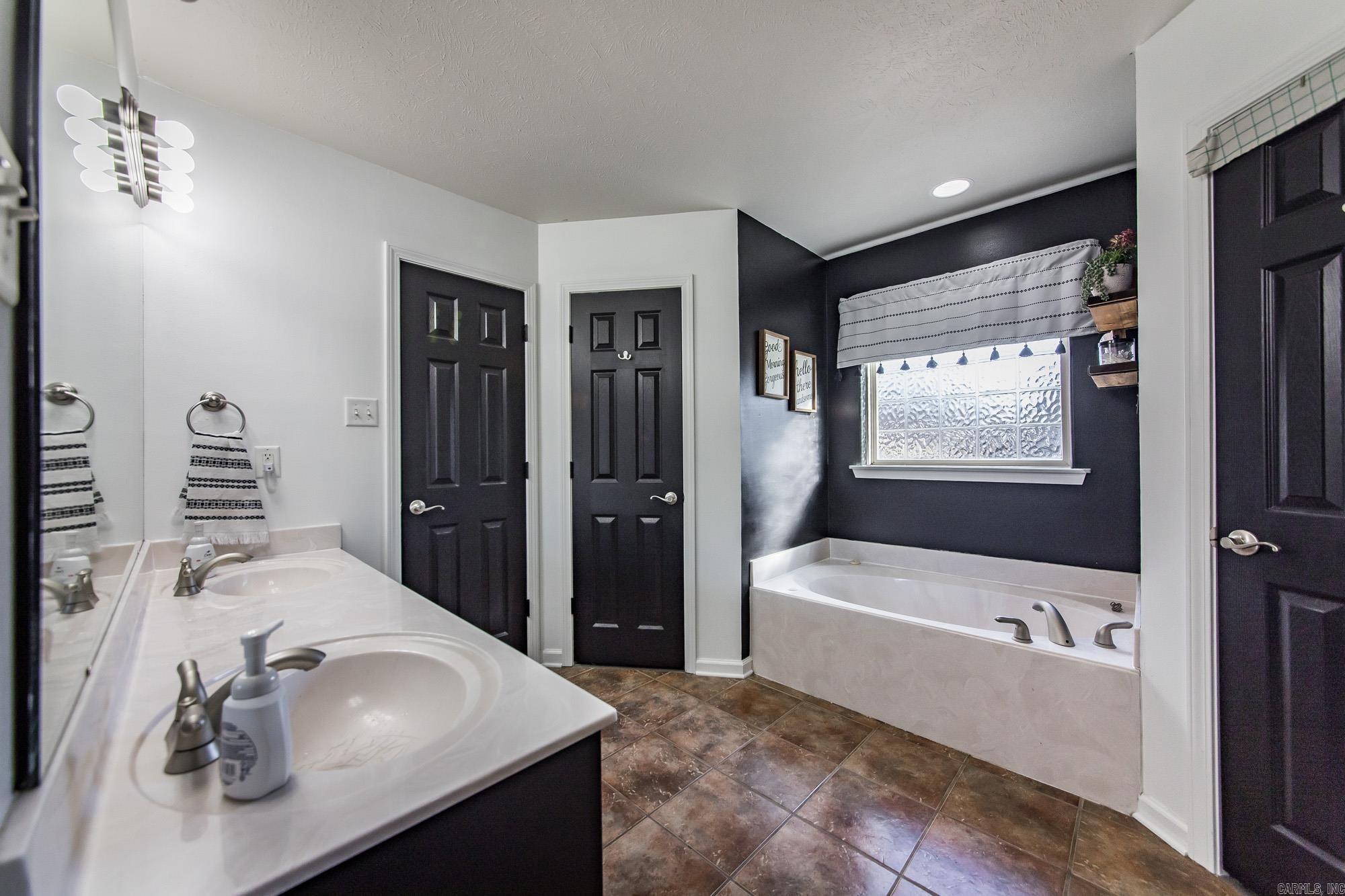 WARREN PLACE - Residential