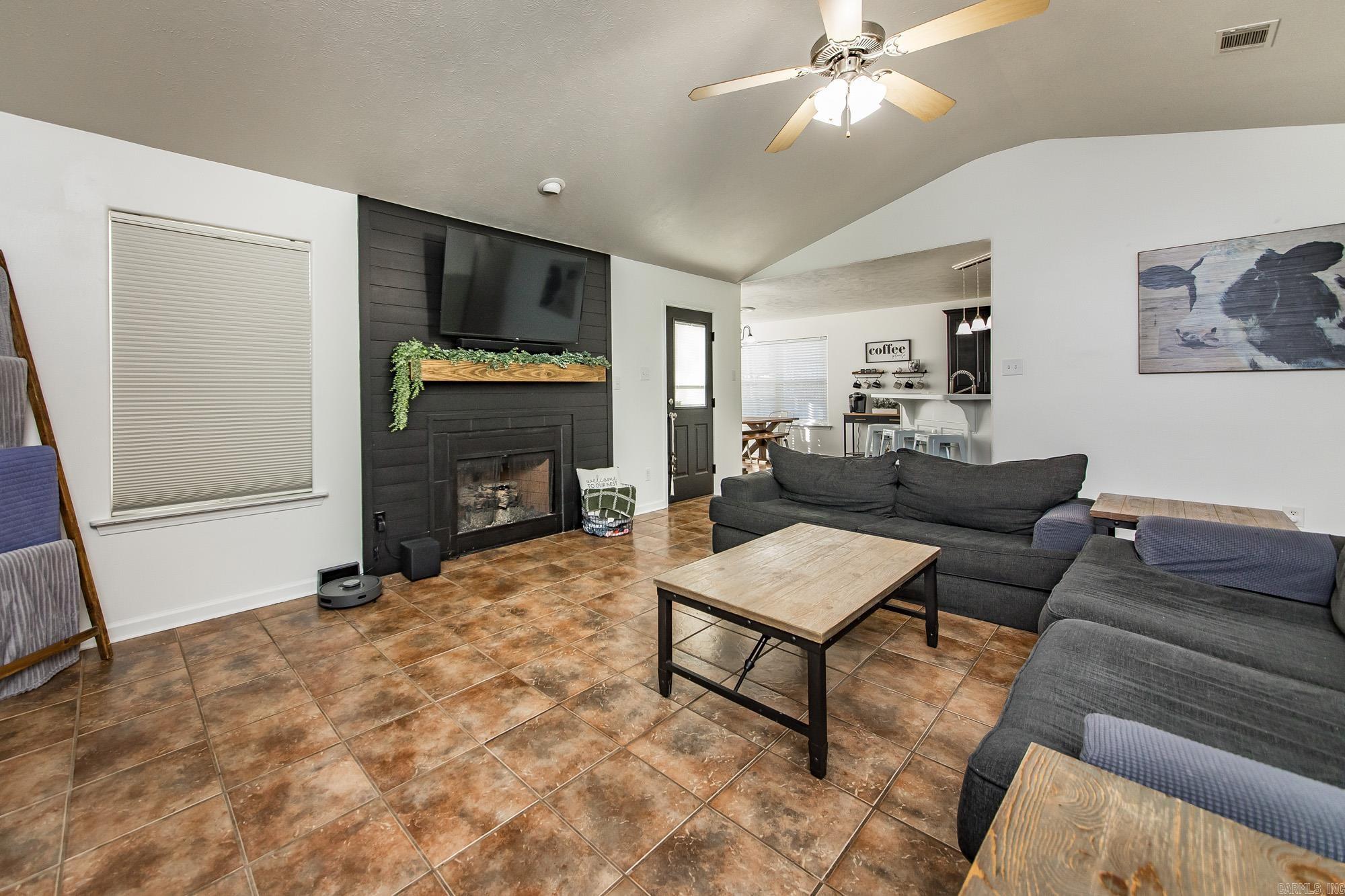 WARREN PLACE - Residential