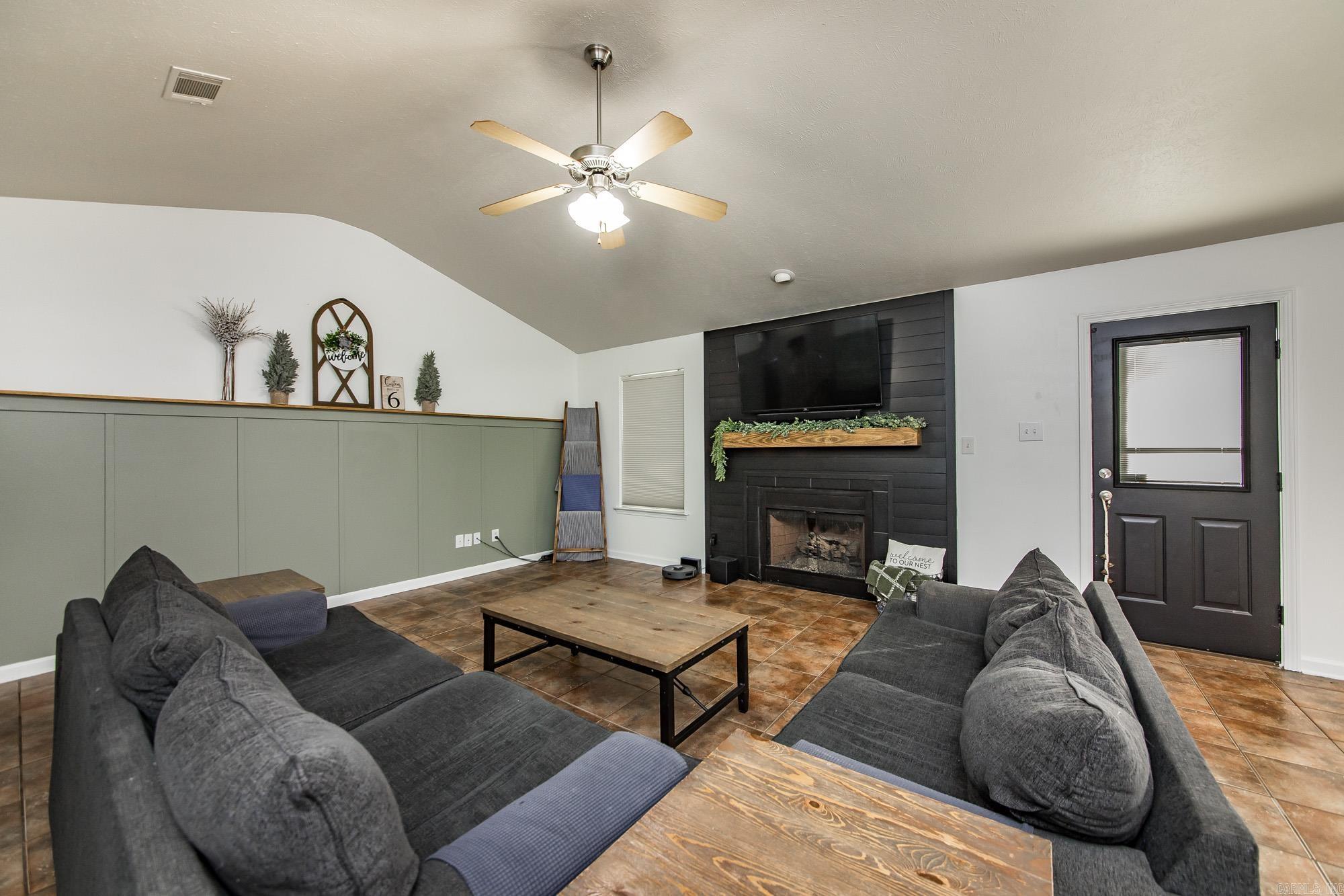 WARREN PLACE - Residential