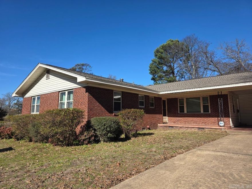 COURT ORDERED REAL ESTATE AUCTION  HOME IN BENTON REAL ESTATE will be offered LIVE AND ONLINE  THURSDAY, FEBRUARY 19 @ NOON  1302 Crystal Drive, Benton, Arkansas, just off of Military Road consisting of a 3BR 1.5BA 1800sf home w/large carport, fenced-in back yard, and small storage building. The home was built in 1956 and is in good condition.   Viewing: Auctioneer will be at 1302 Crystal Drive Saturday, February 14 from 2:00-4:00PM, or doors will be open at 11:00AM day of auction.    Terms:  On real estate, we will require $5,000 down day of auction as non-refundable earnest money if you are the successful bidder.  Closing will be 30 days. There will be a 10% buyer’s premium added to the final bid on the real estate. You can bid now online or bid live starting at Noon on Feb. 19.