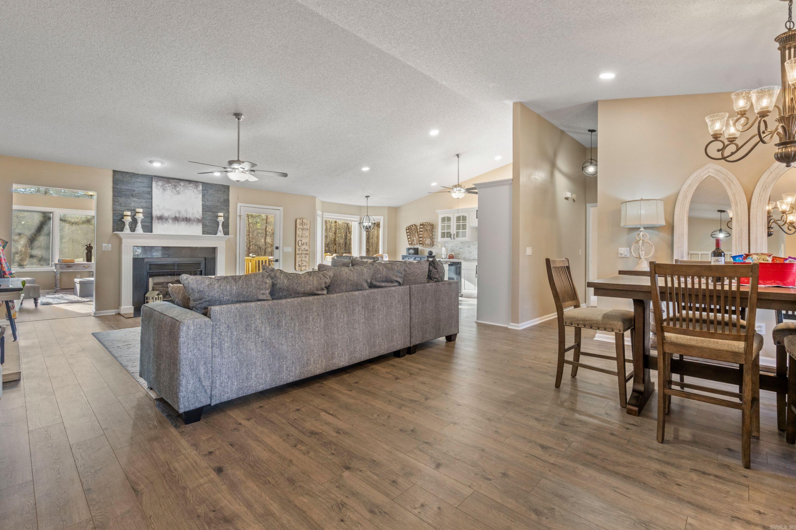 RONQUILLO - Residential