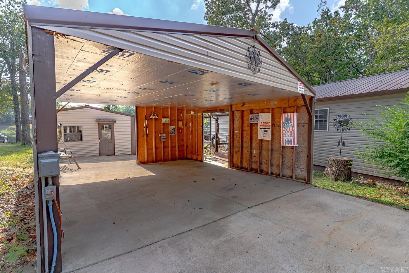 WEST LAKE HIDDEN VALLEY - Residential