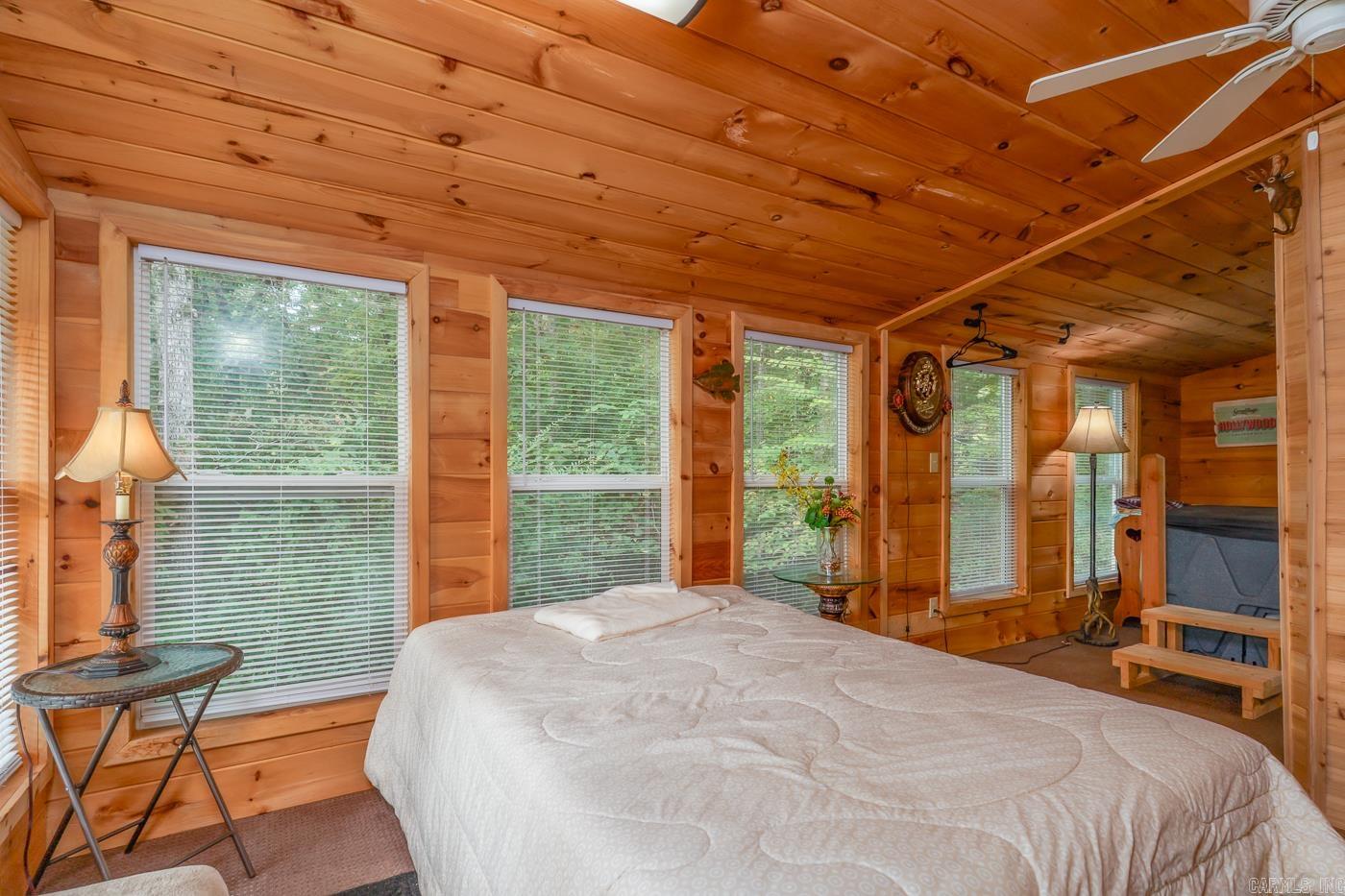 WEST LAKE HIDDEN VALLEY - Residential