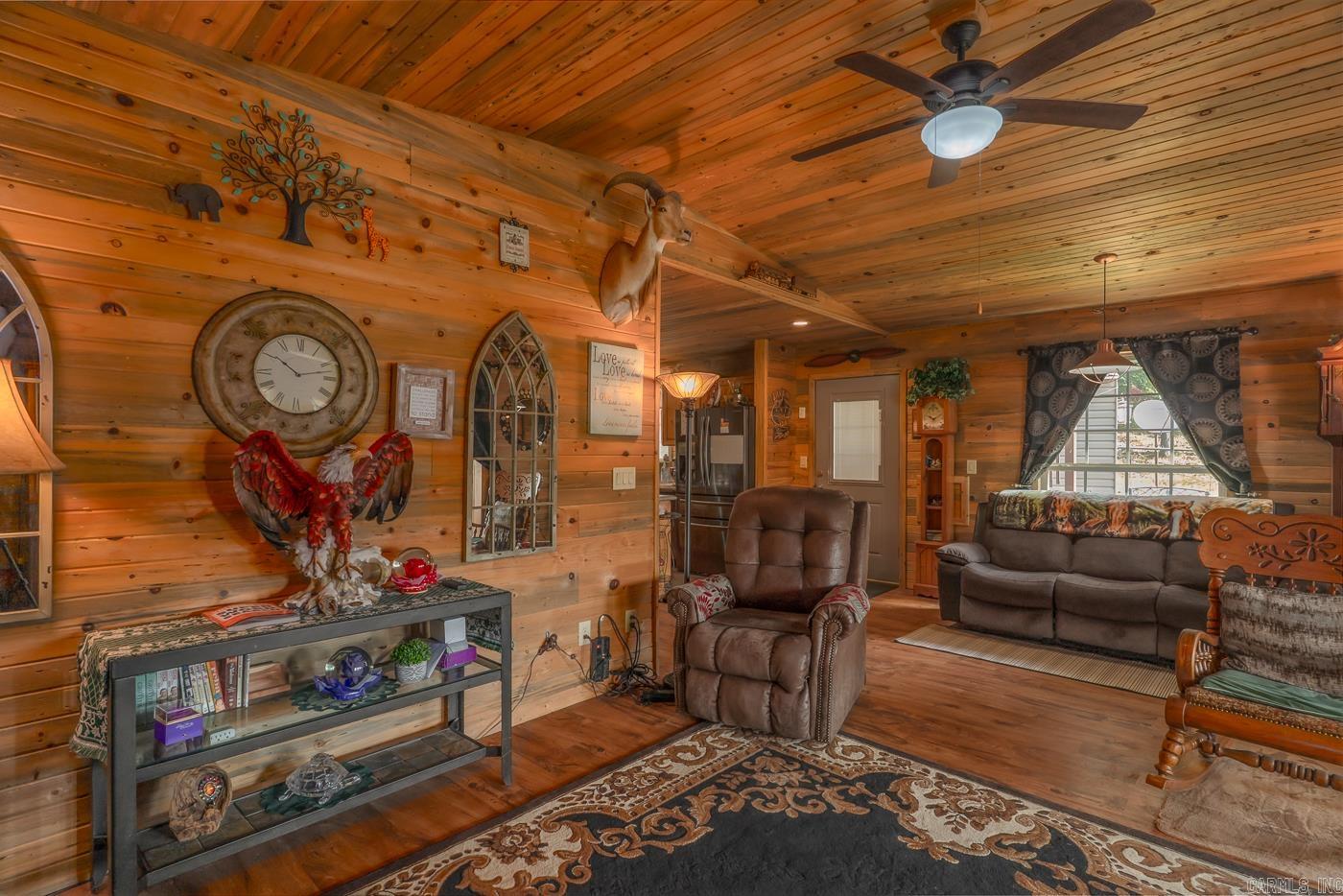 WEST LAKE HIDDEN VALLEY - Residential