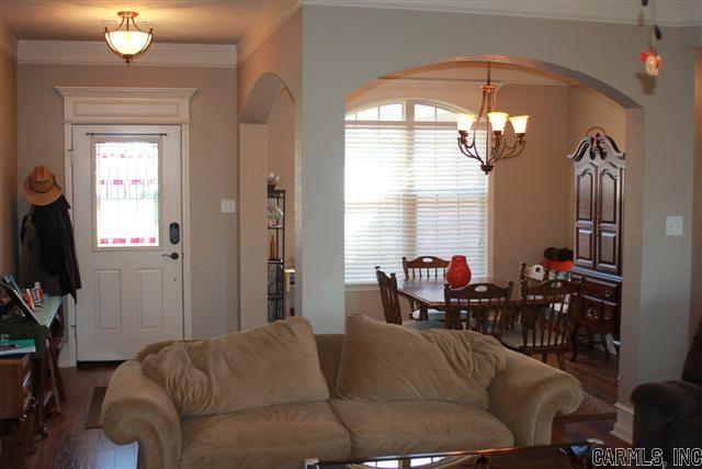 Falcon Crest - Residential