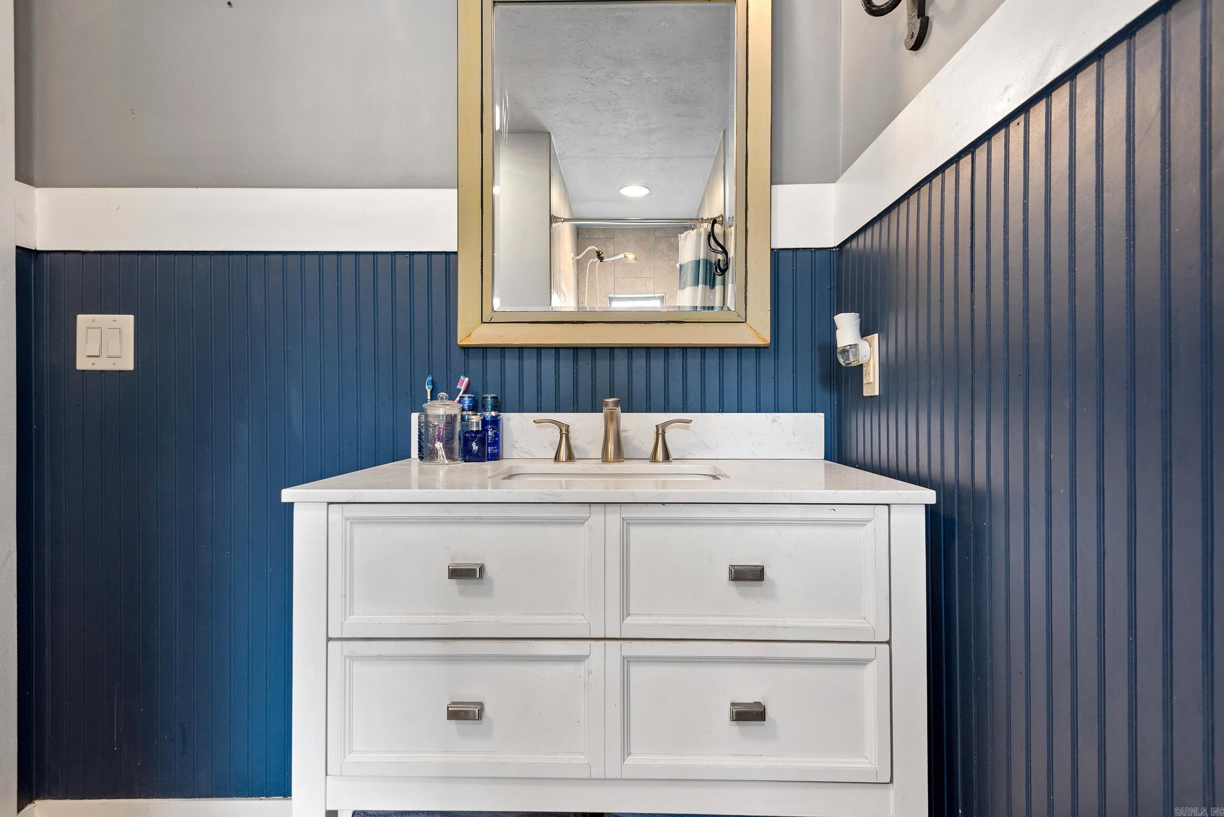 LAKE LAND EST - Residential