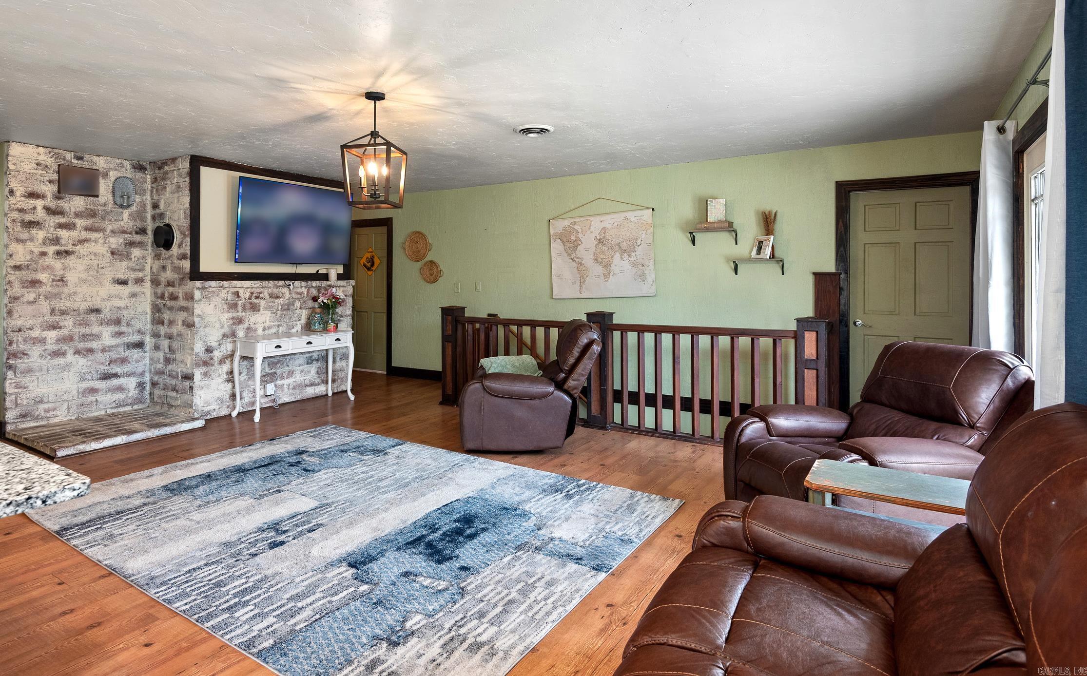 LAKE LAND EST - Residential